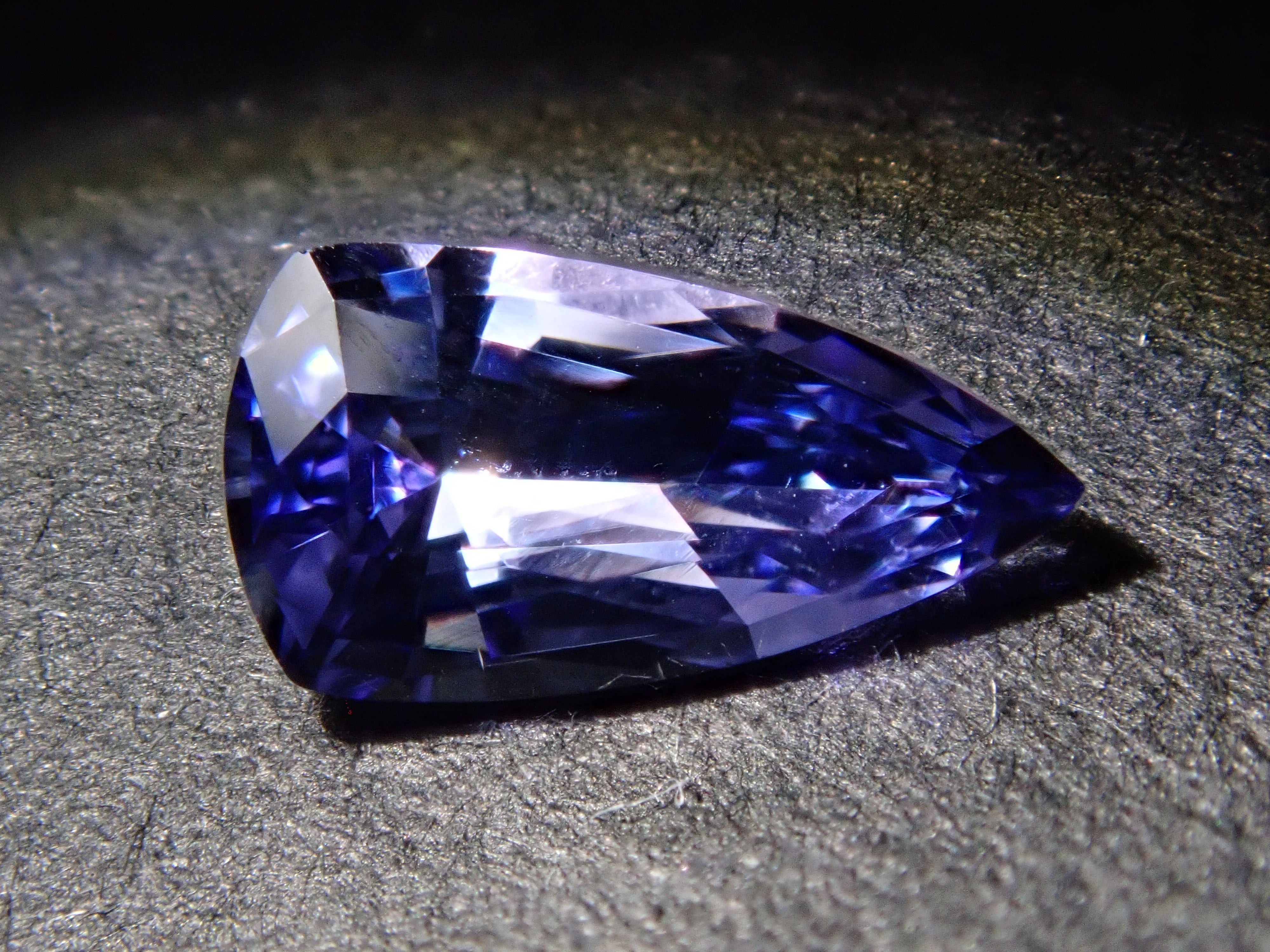 【12562068掲載】タンザニア産タンザナイト 0.416ctルース