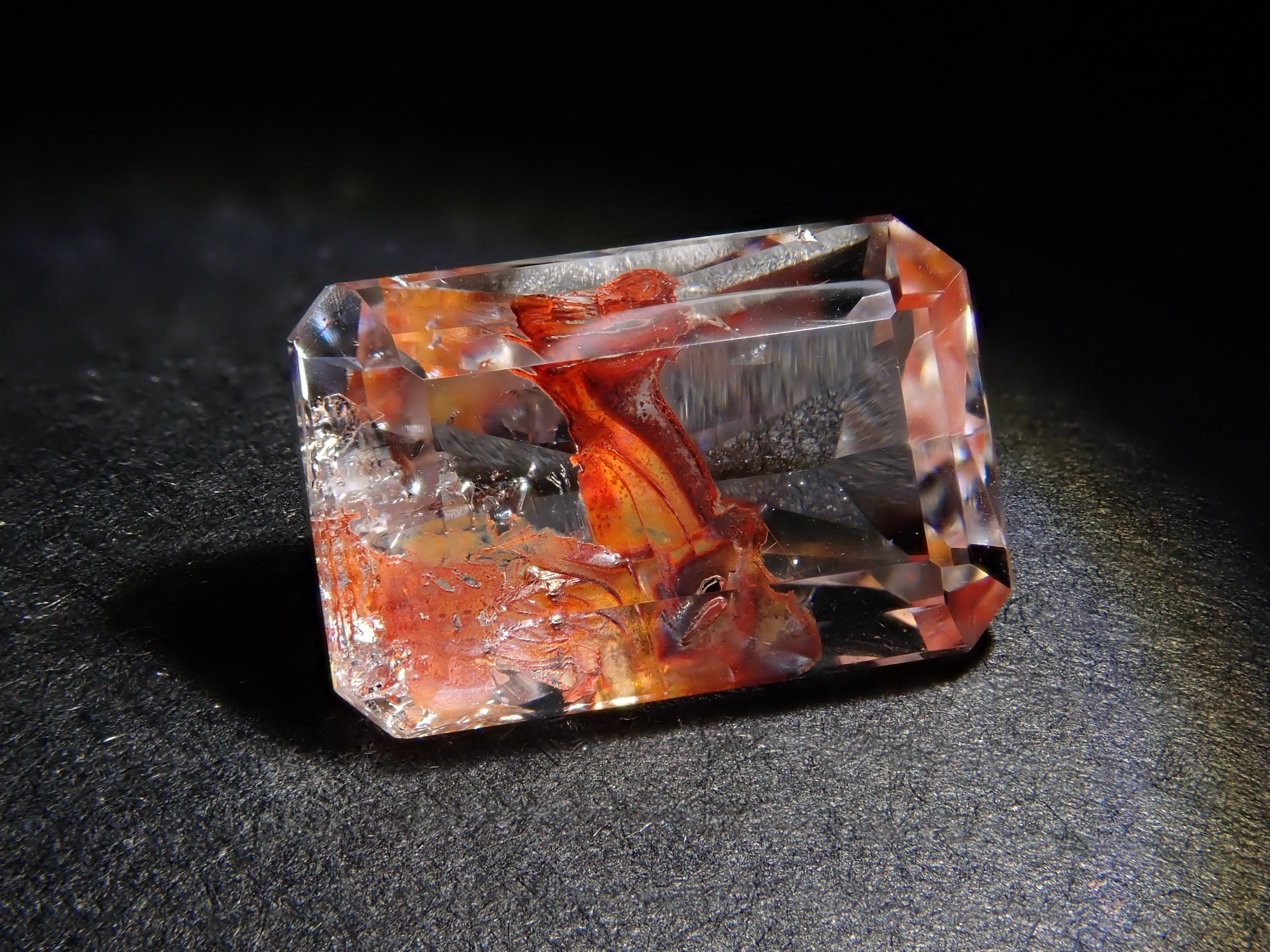 【12562073掲載】ブラジル産ライモナイトインクォーツ(オーロラクォーツ) 2.993ctルース