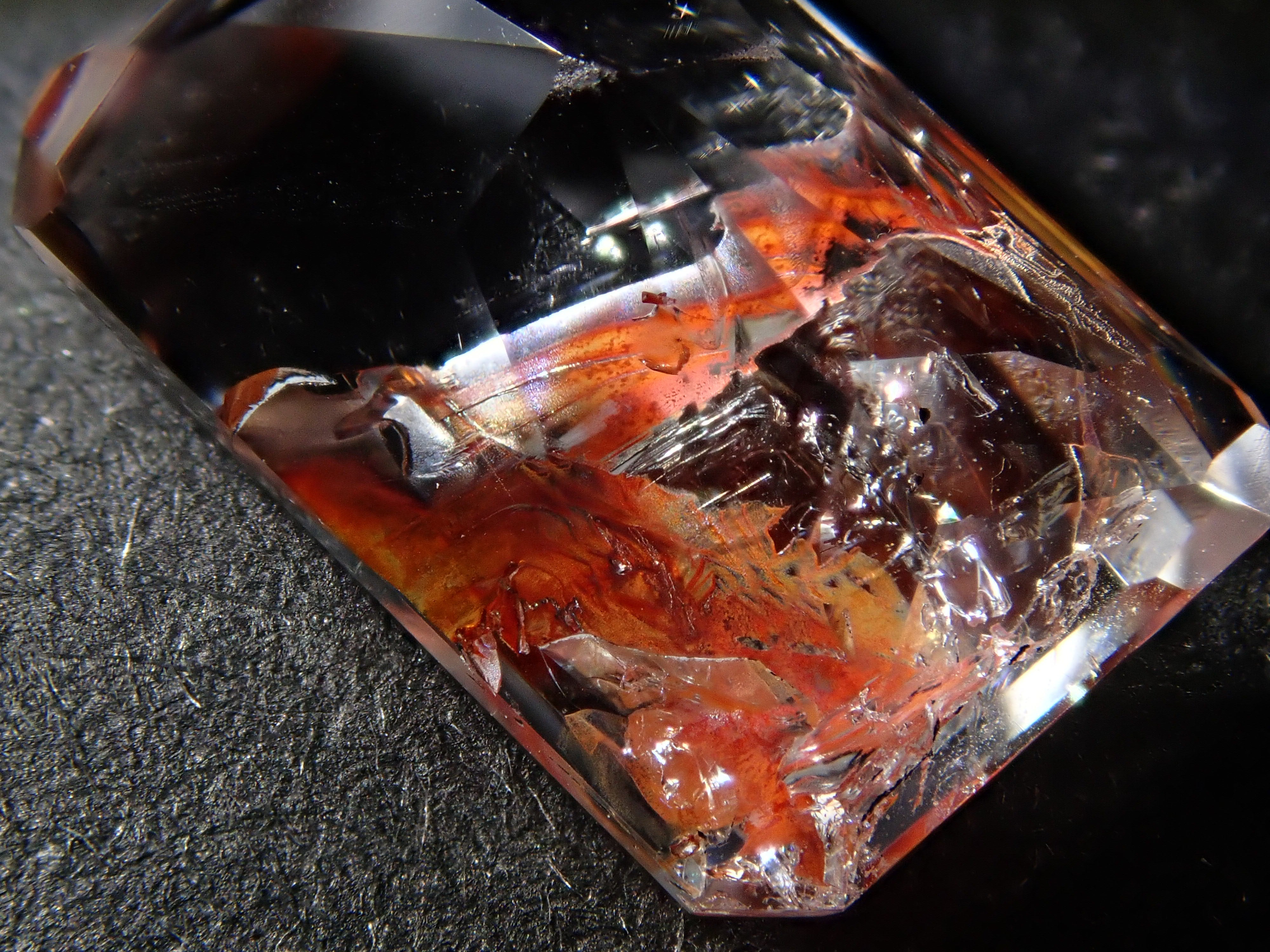 【12562073掲載】ブラジル産ライモナイトインクォーツ(オーロラクォーツ) 2.993ctルース