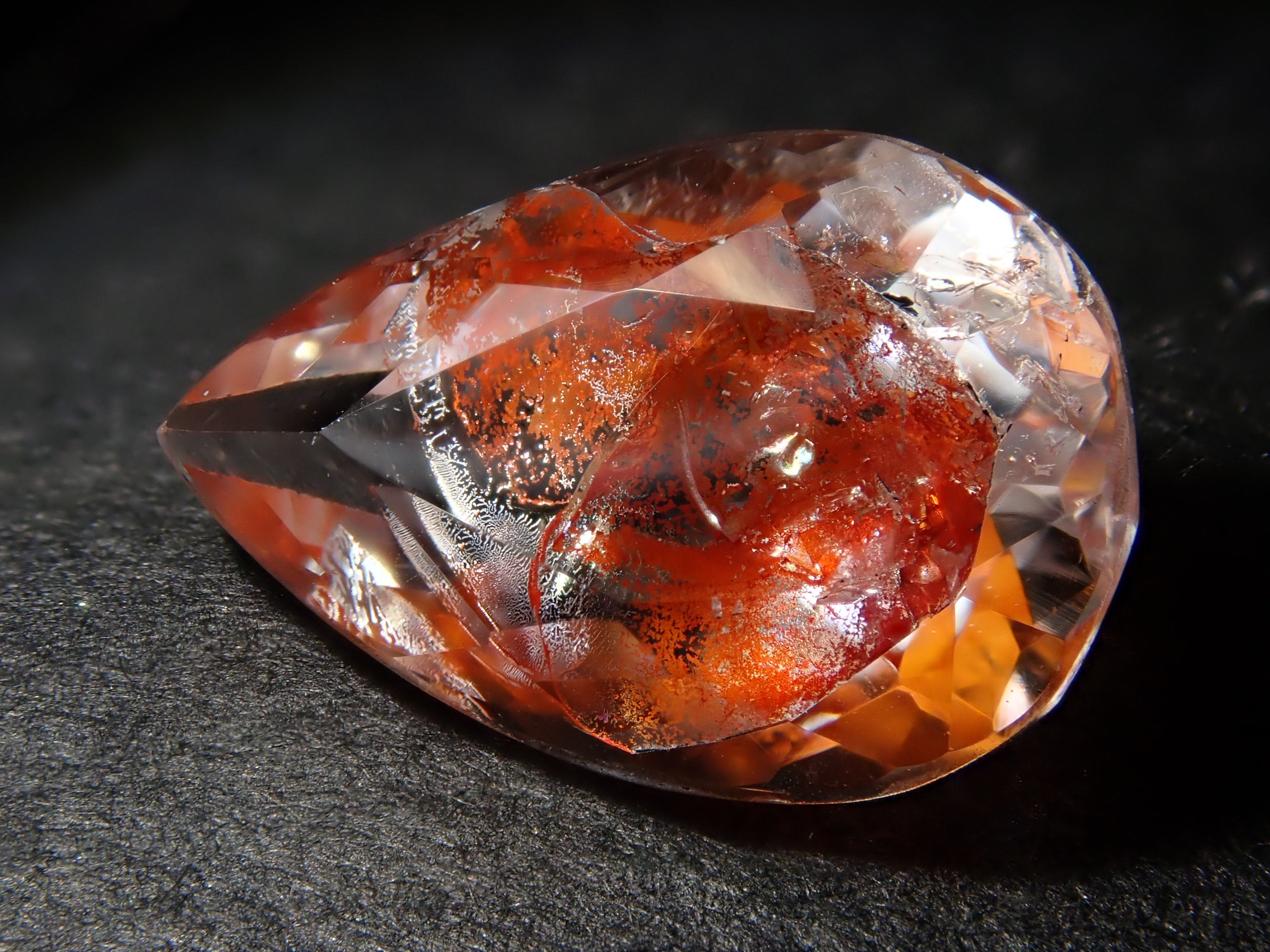 【12562074掲載】ブラジル産ライモナイトインクォーツ(オーロラクォーツ) 1.894ctルース