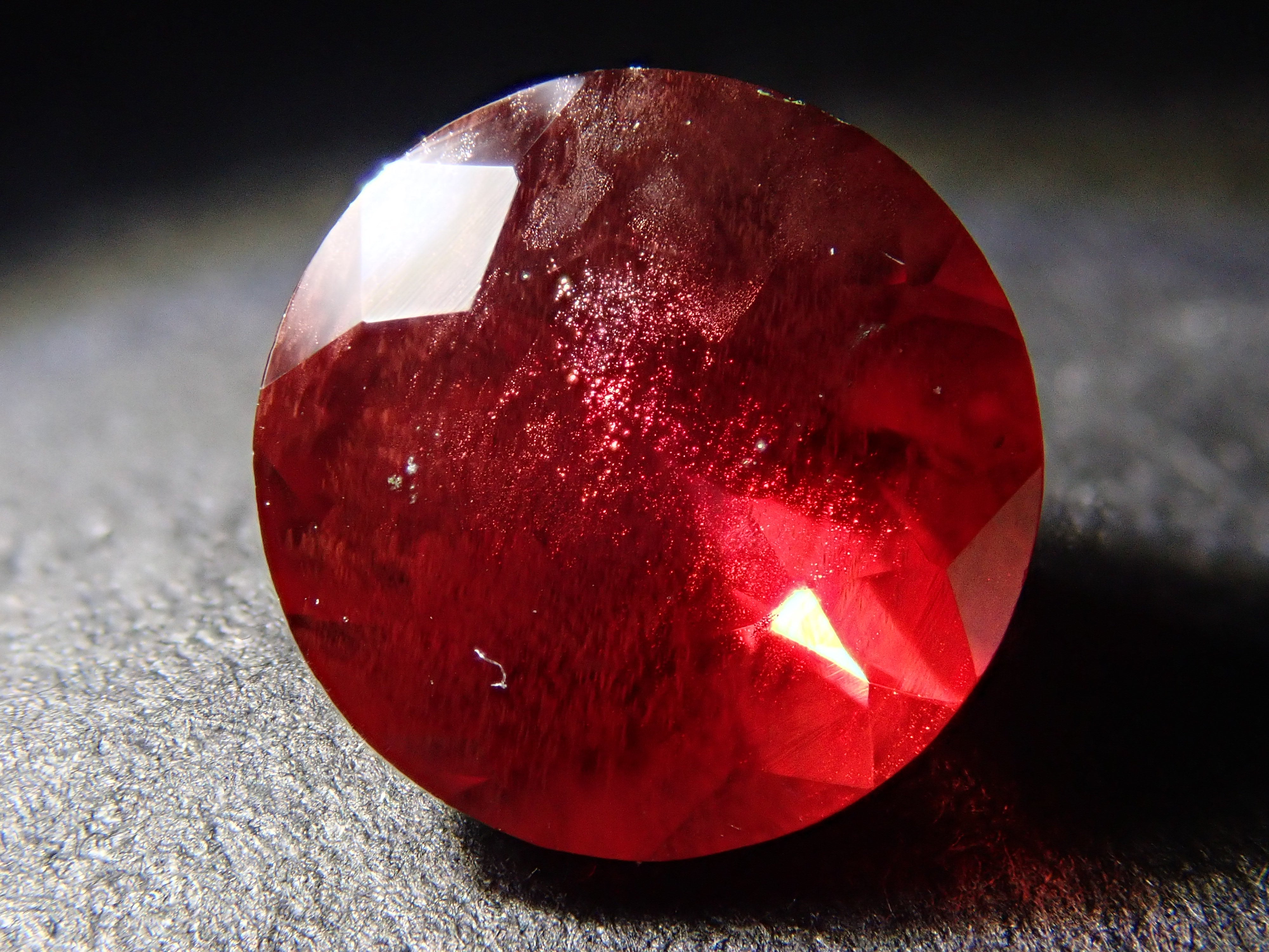 【12562077掲載】アメリカ産オレゴンサンストーン 1.356ctルース