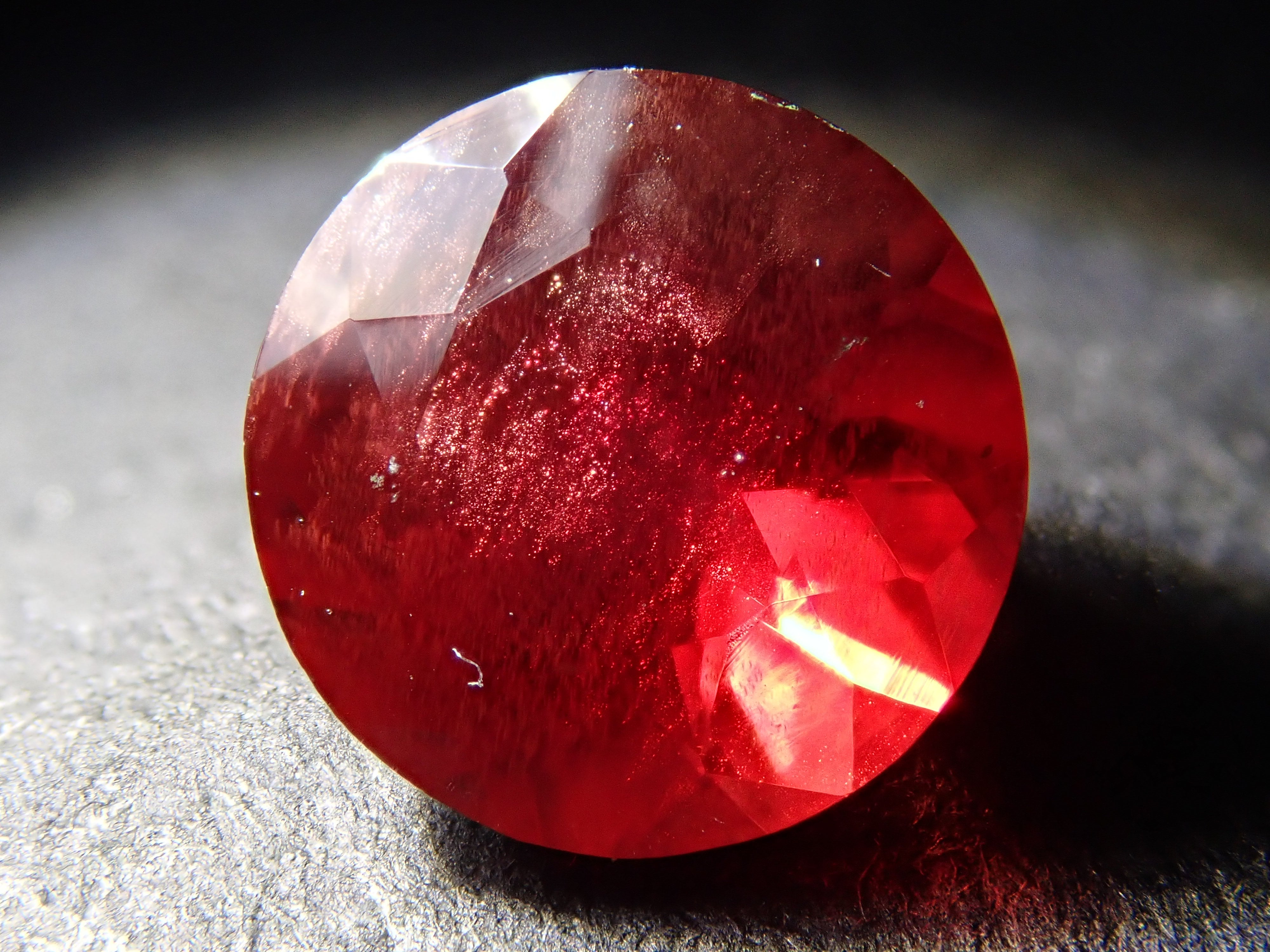 【12562077掲載】アメリカ産オレゴンサンストーン 1.356ctルース