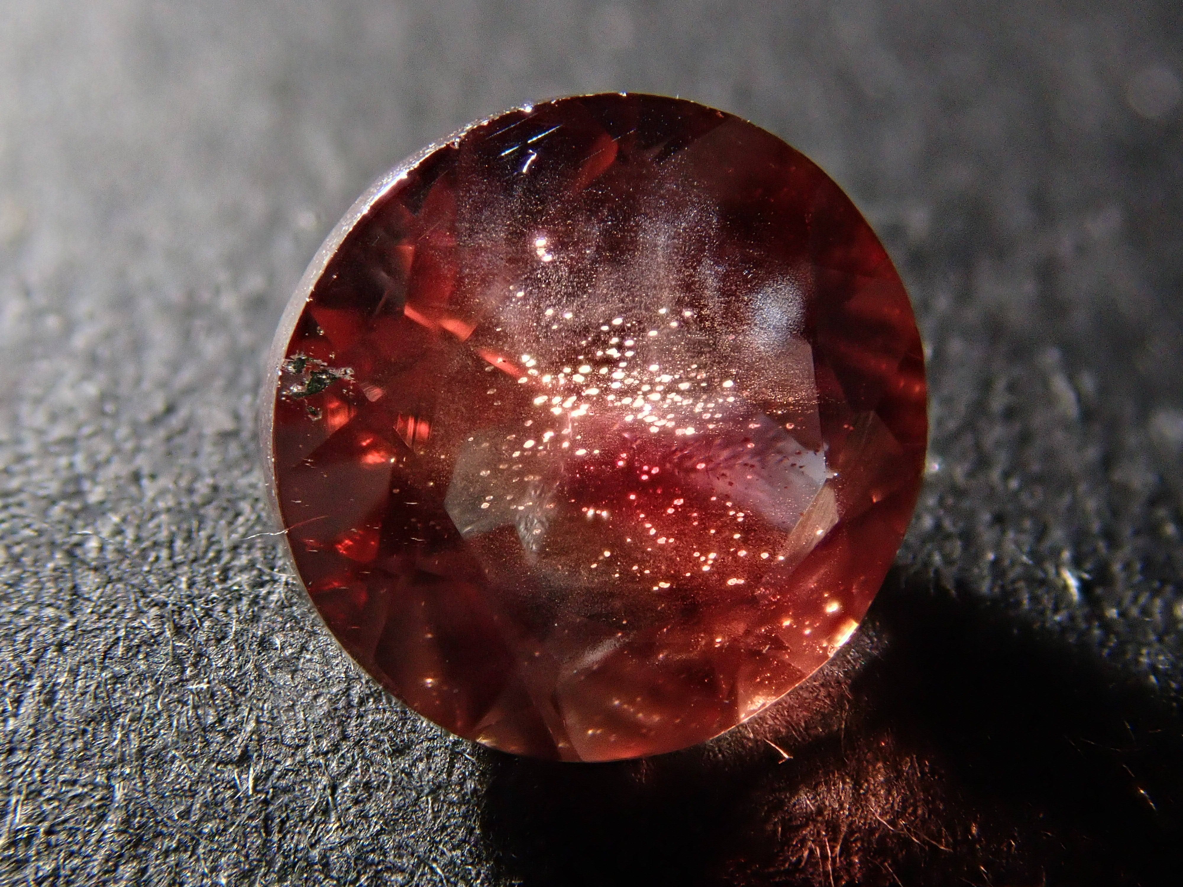 【12562078掲載】アメリカ産オレゴンサンストーン 0.820ctルース