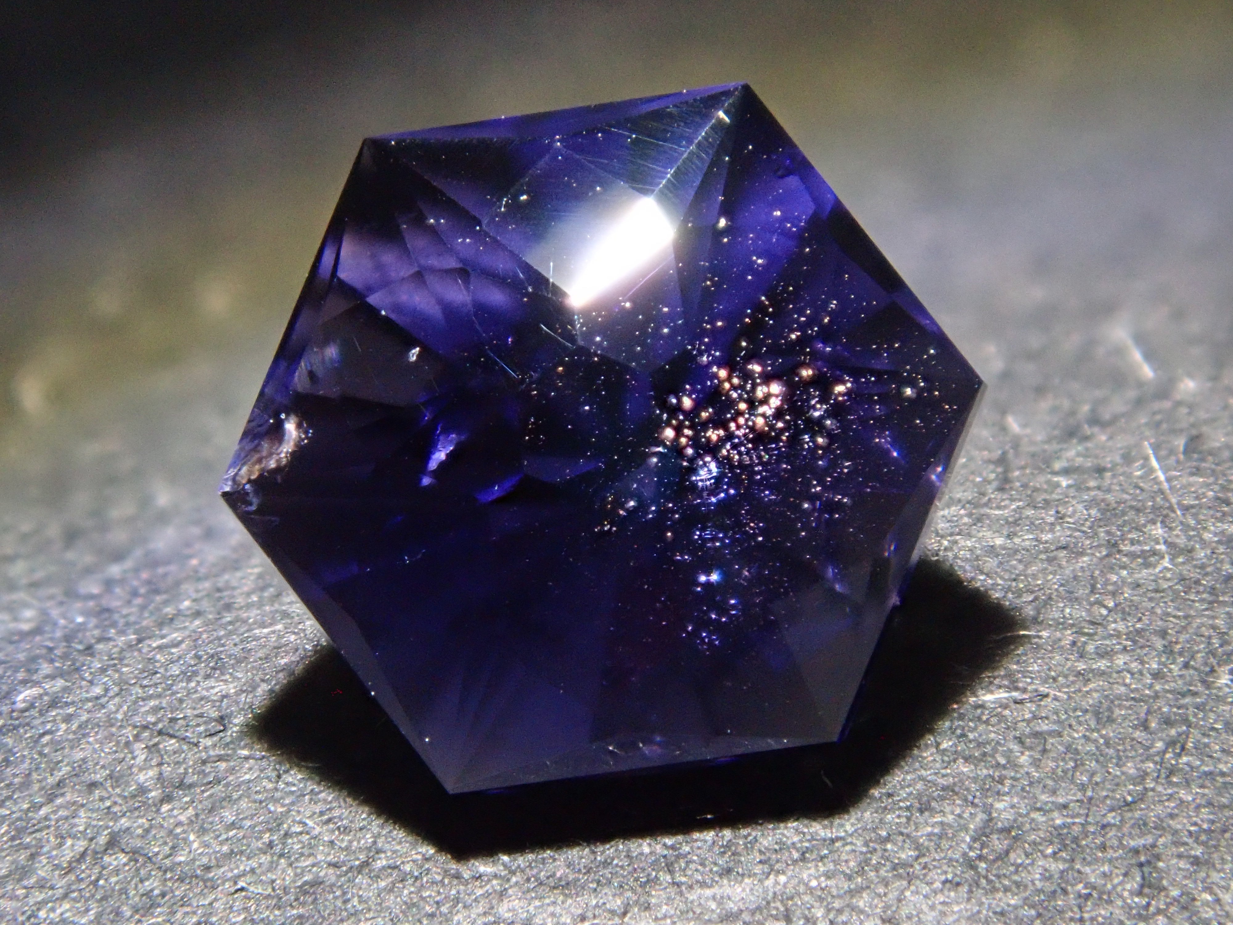 【12562099掲載】インド産アイオライトサンストーン 0.920ctルース