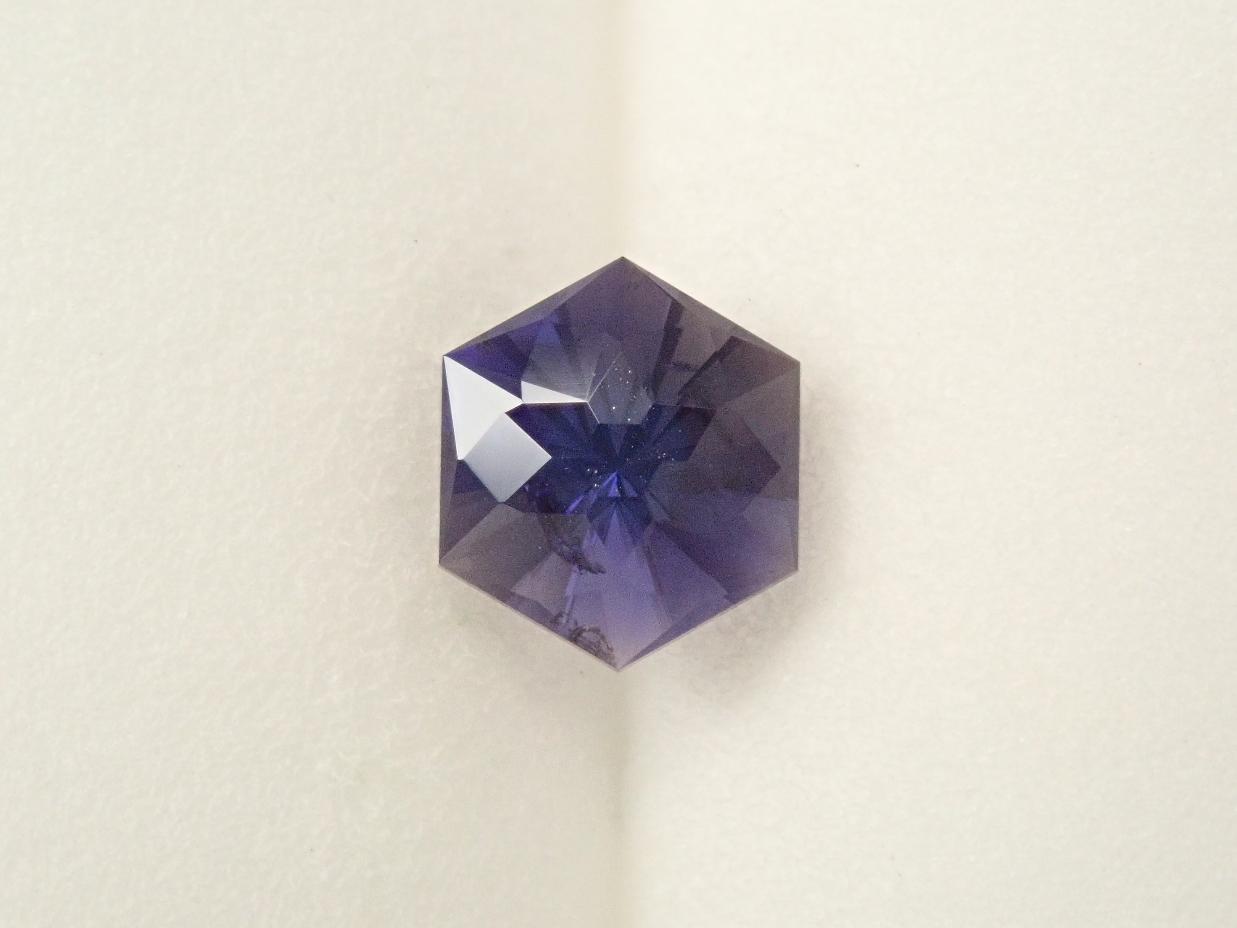 【12562099掲載】インド産アイオライトサンストーン 0.920ctルース