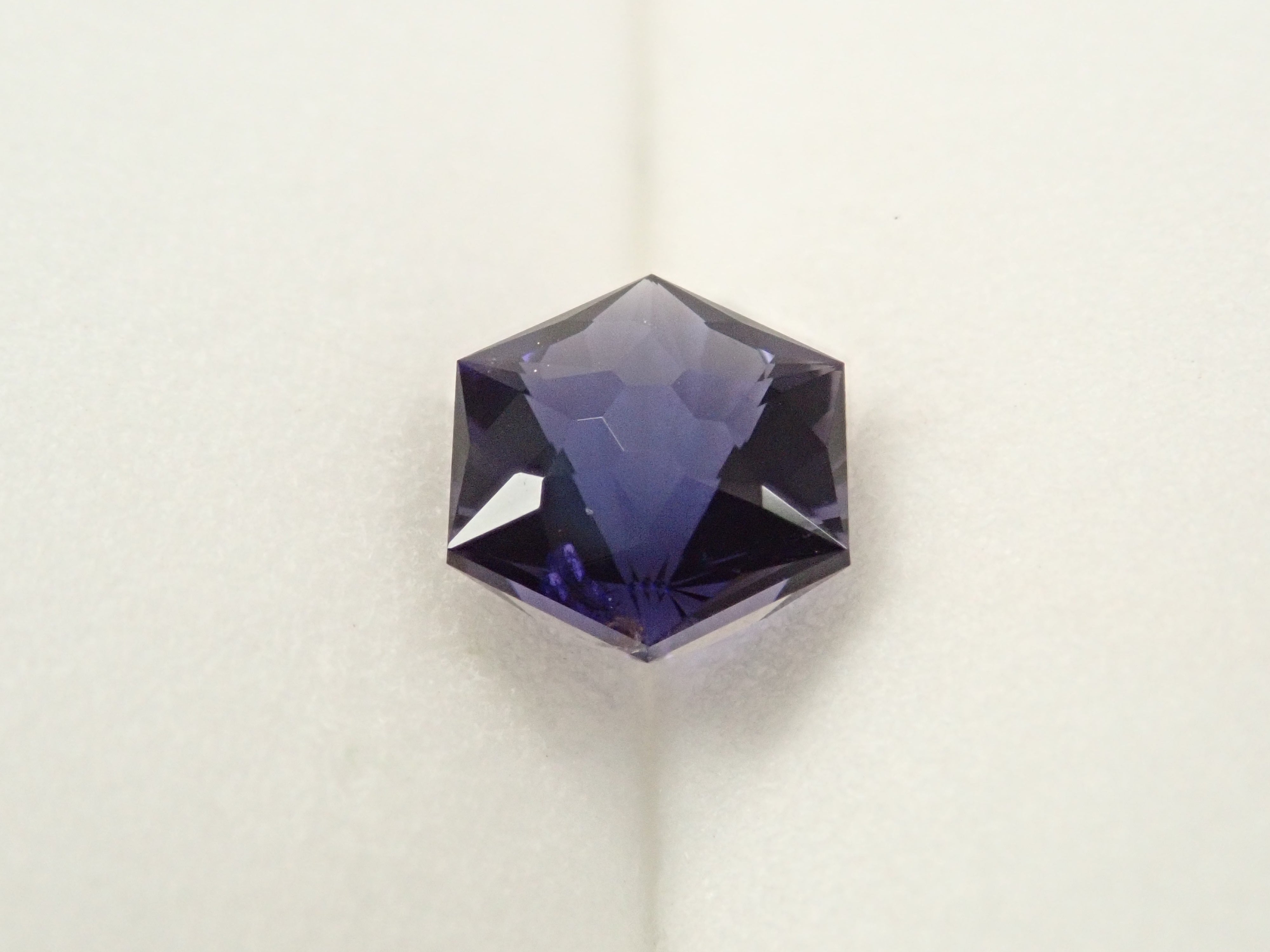 【12562099掲載】インド産アイオライトサンストーン 0.920ctルース