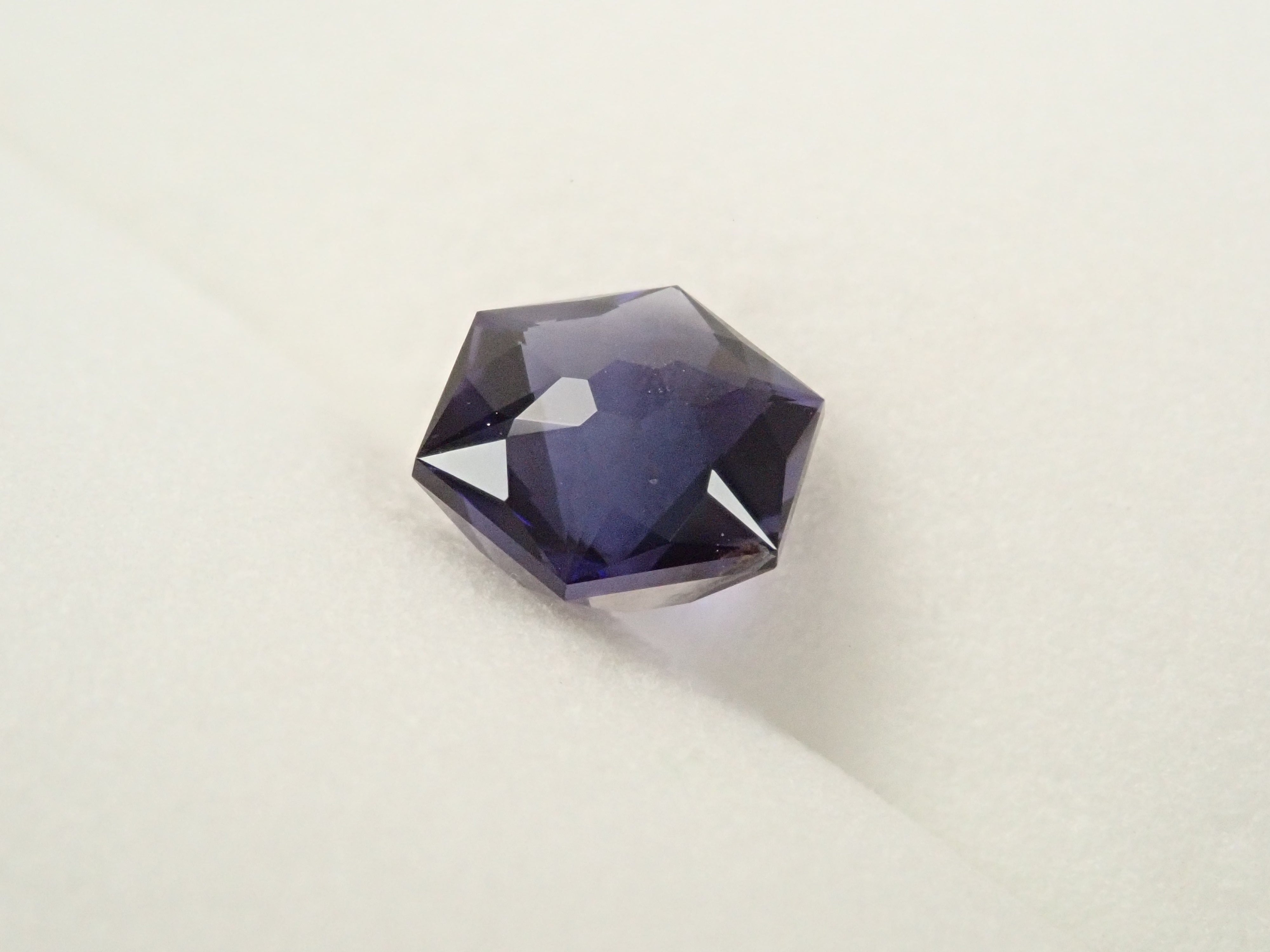 【12562099掲載】インド産アイオライトサンストーン 0.920ctルース