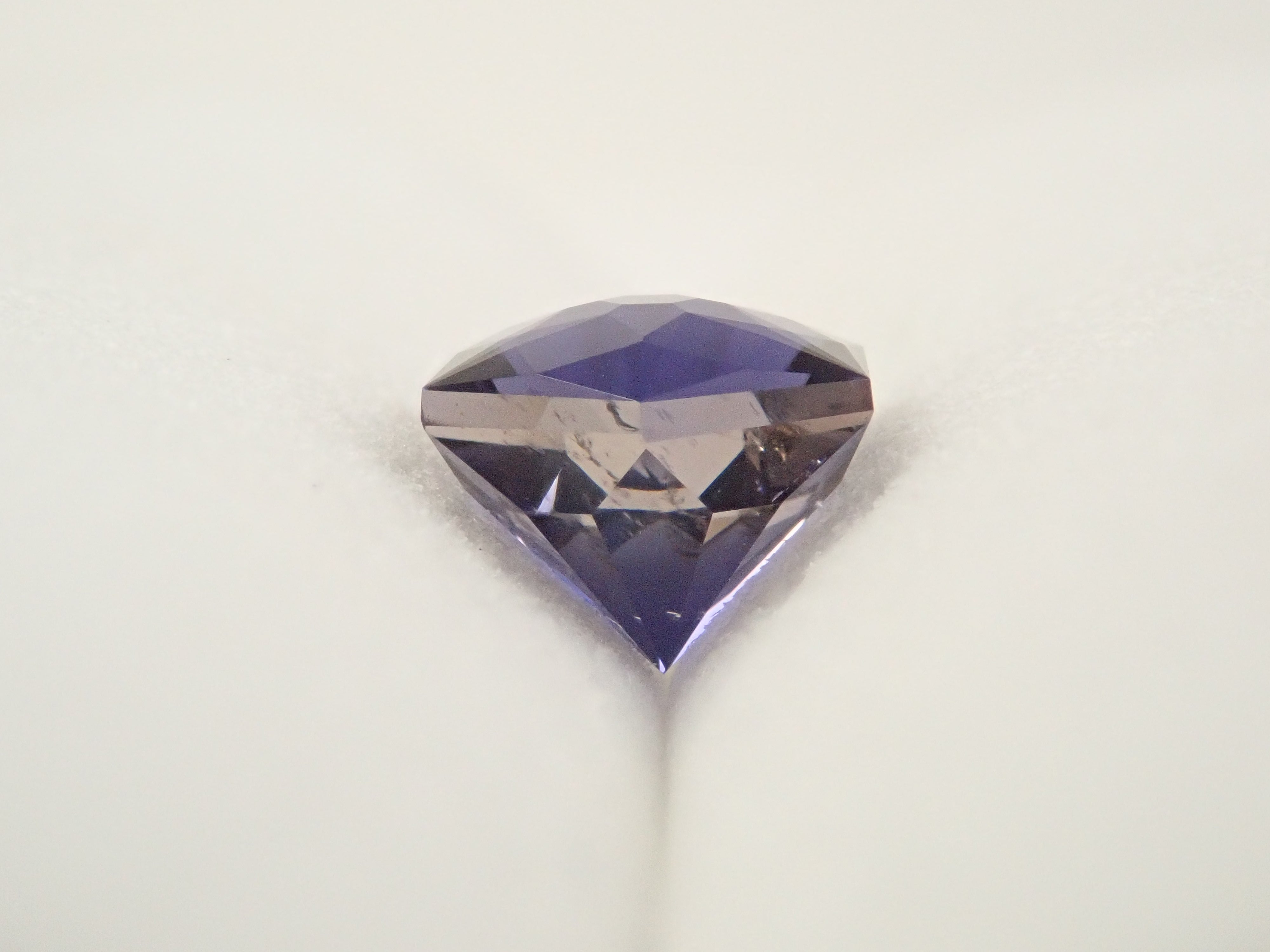 【12562099掲載】インド産アイオライトサンストーン 0.920ctルース