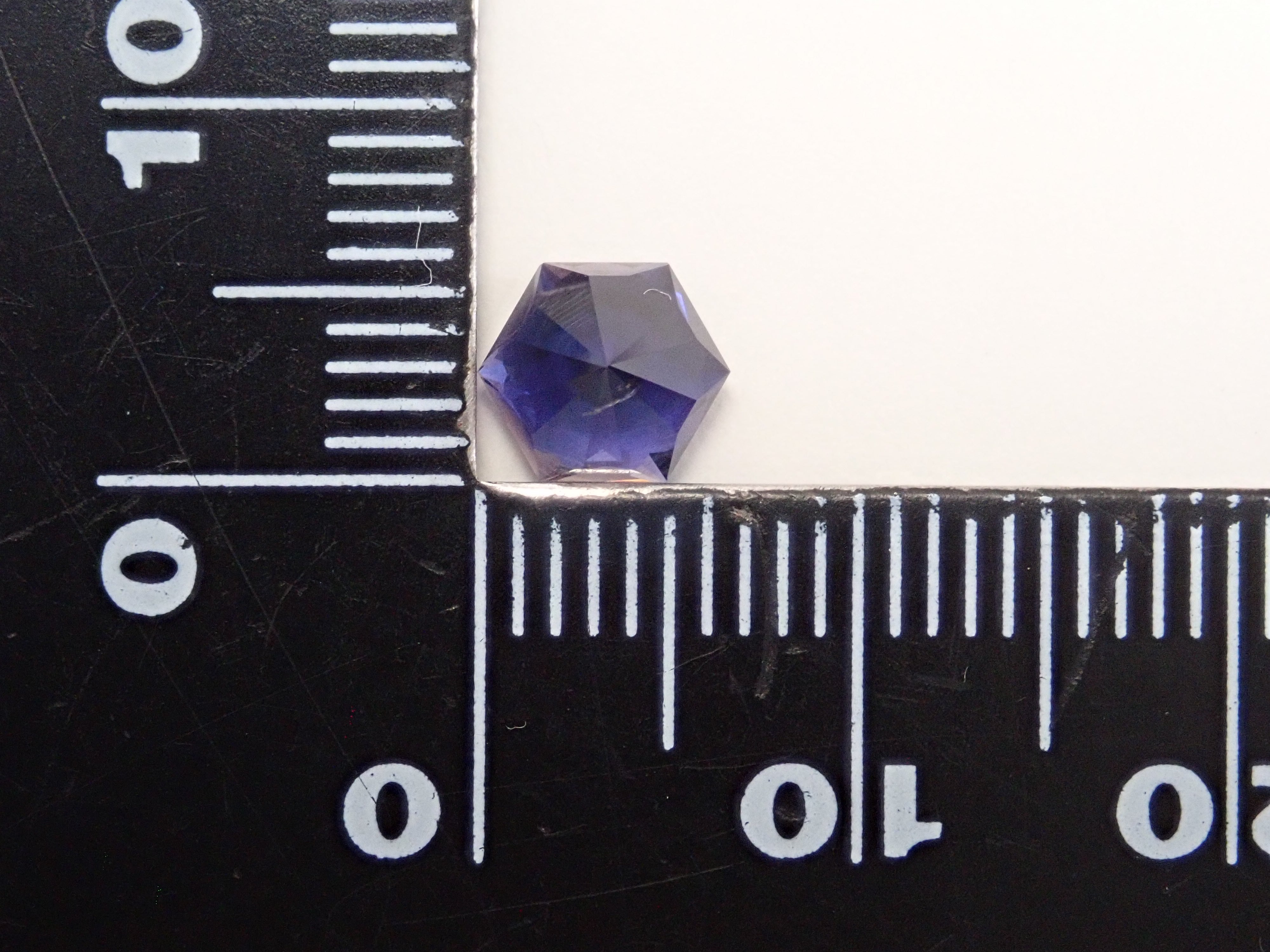 【12562099掲載】インド産アイオライトサンストーン 0.920ctルース