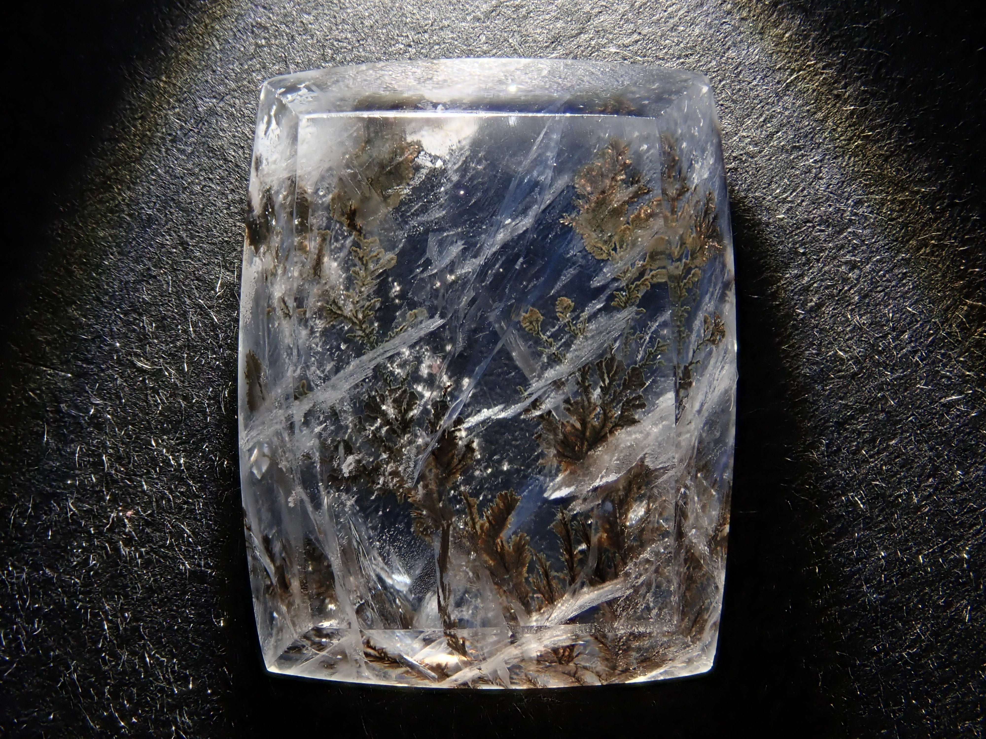 【12562081掲載】ブラジル産デンドリティッククォーツ 8.598ctルース