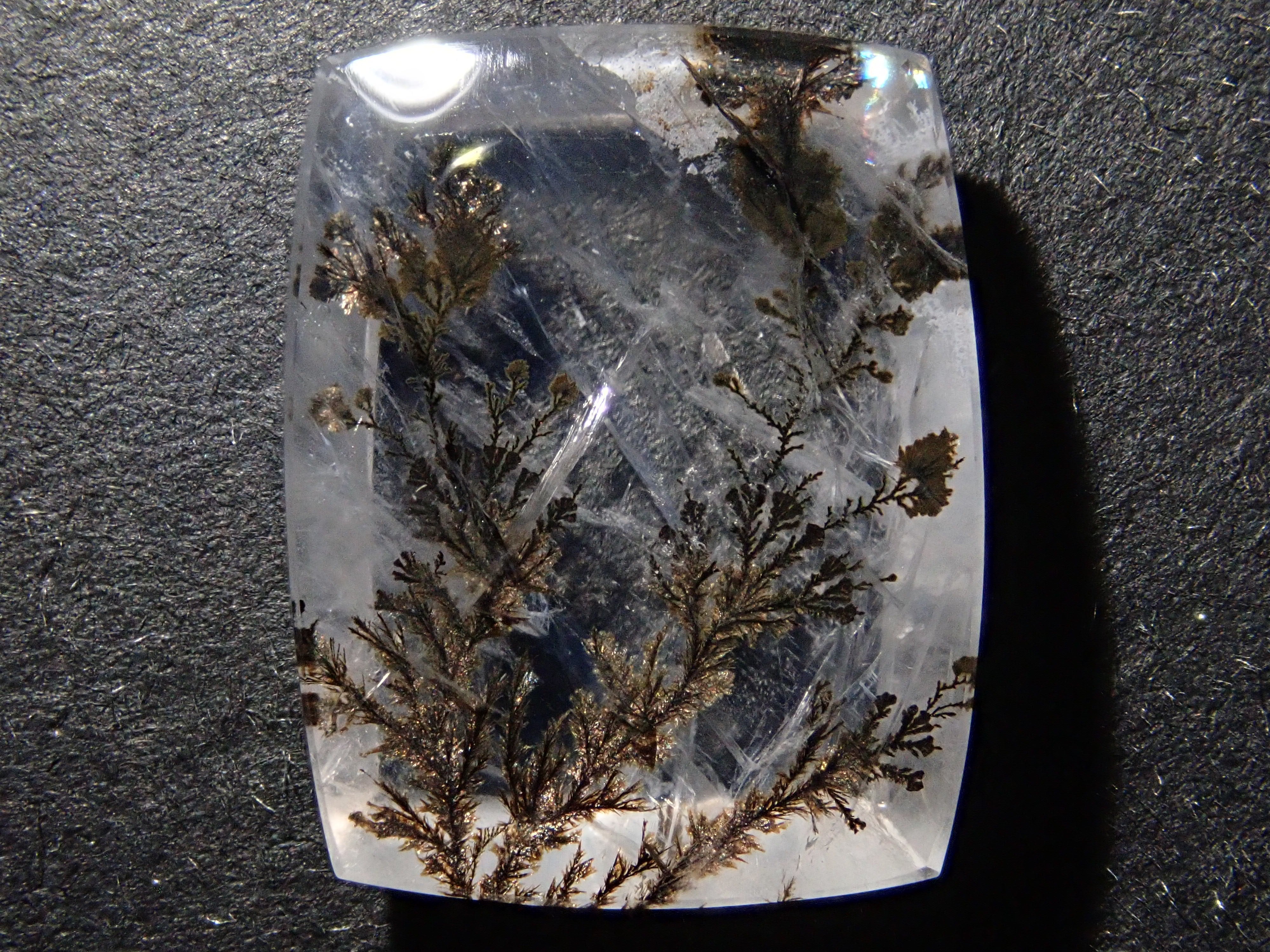 【12562081掲載】ブラジル産デンドリティッククォーツ 8.598ctルース