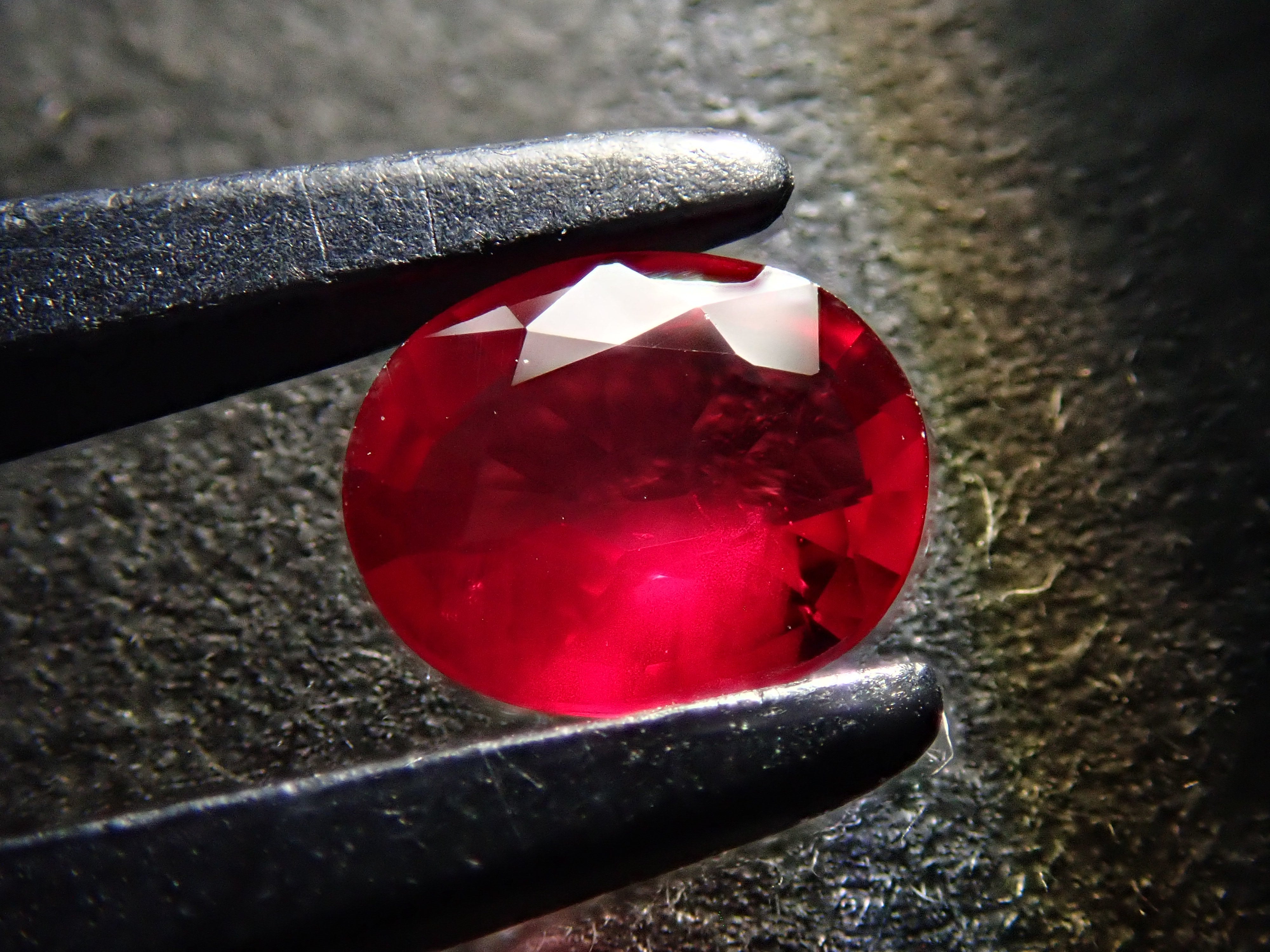 非加熱ピジョンブラッドルビー 0.380ctルース