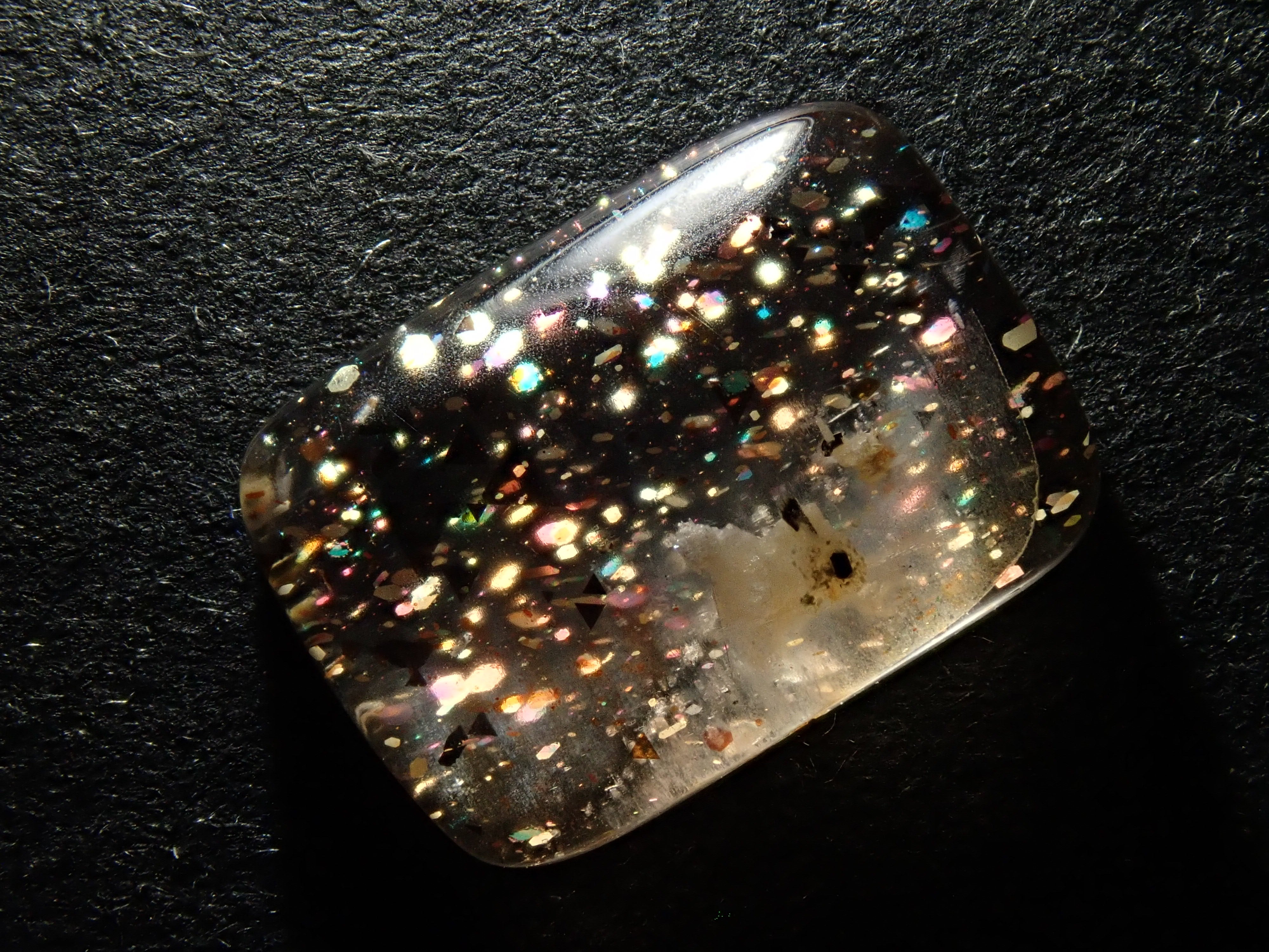 【12562044掲載】オーストラリア産レインボーラティスサンストーン 2.188ctルース