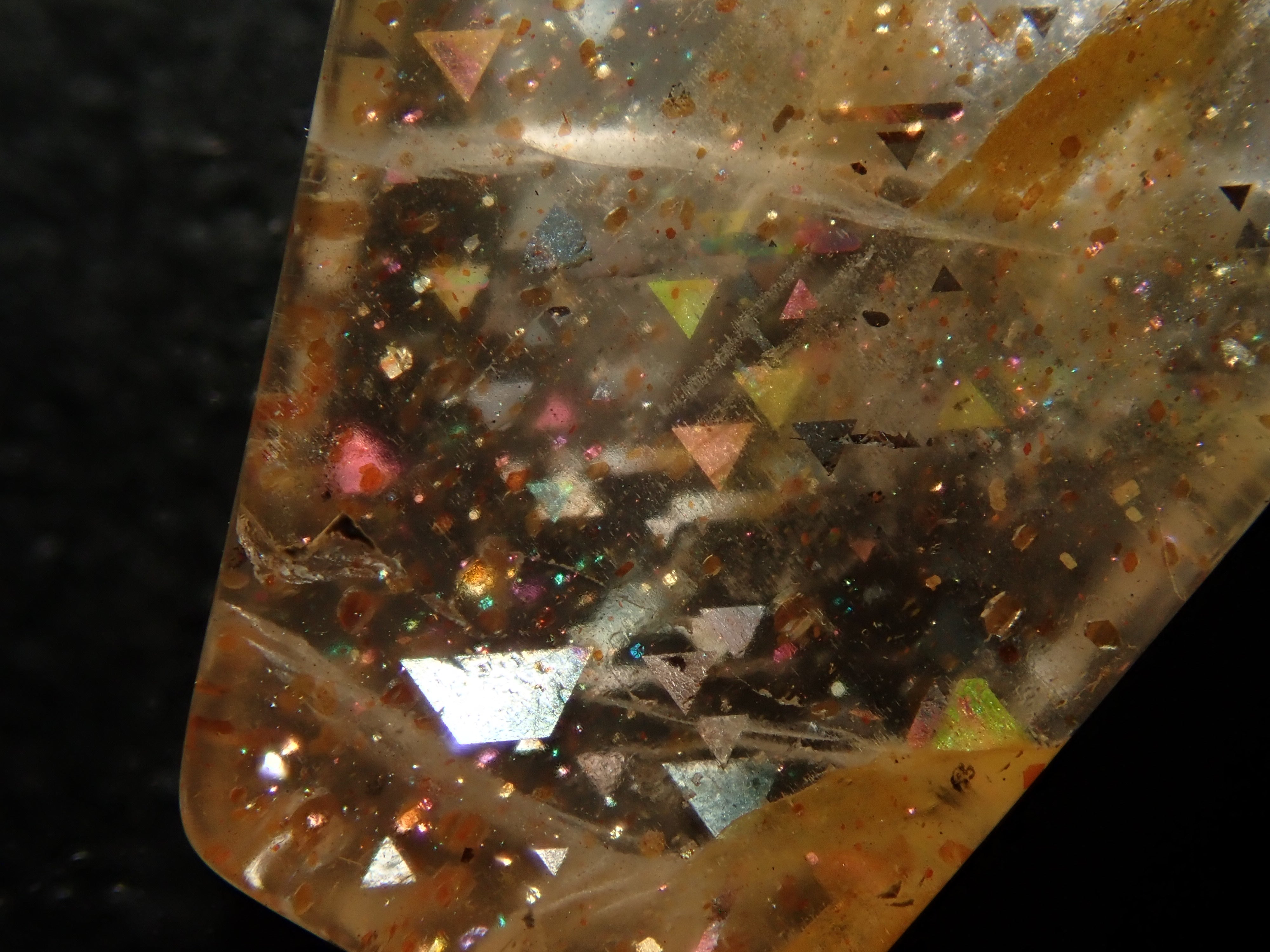 【12562046掲載】オーストラリア産レインボーラティスサンストーン 3.327ctルース