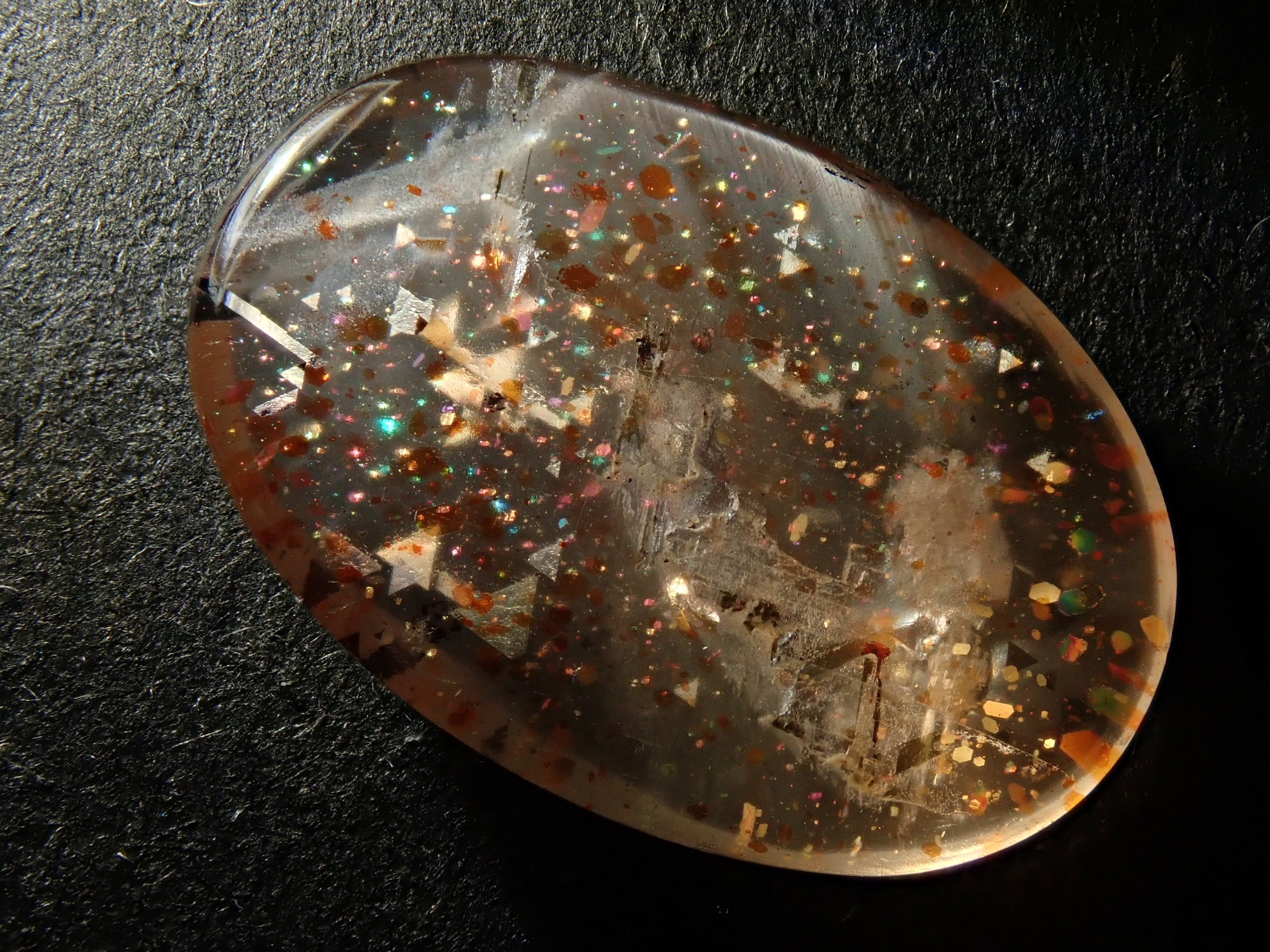 【12562047掲載】オーストラリア産レインボーラティスサンストーン 3.504ctルース