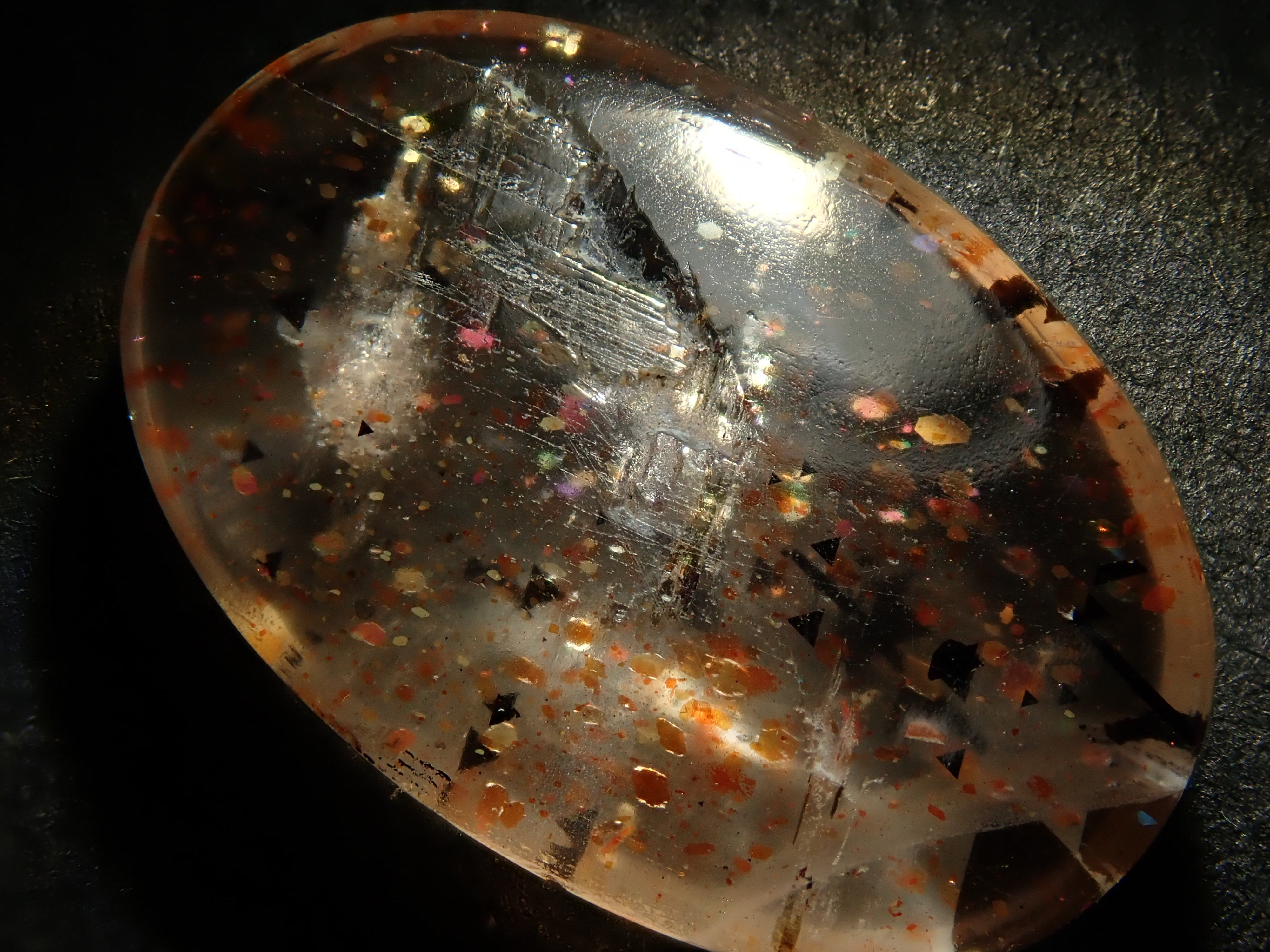 【12562047掲載】オーストラリア産レインボーラティスサンストーン 3.504ctルース