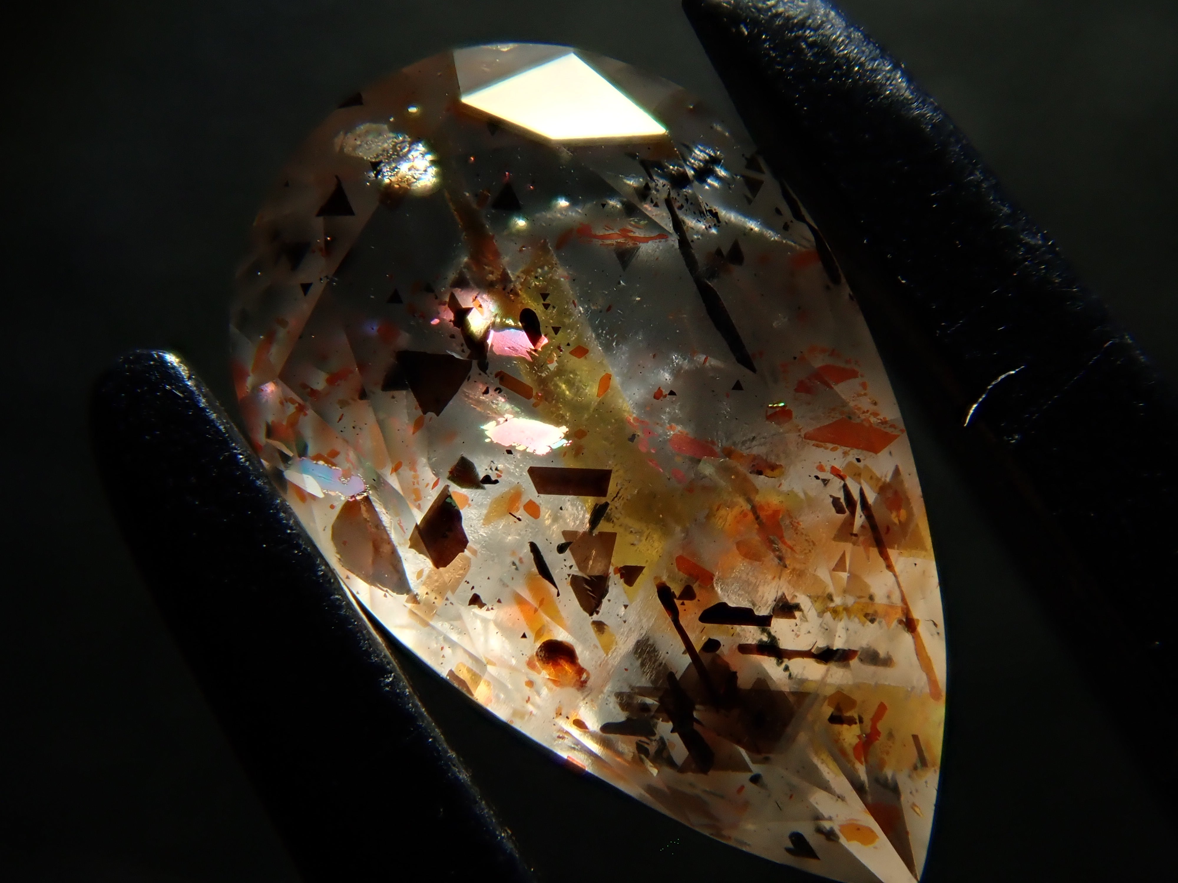 【12562049掲載】オーストラリア産レインボーラティスサンストーン 0.373ctルース