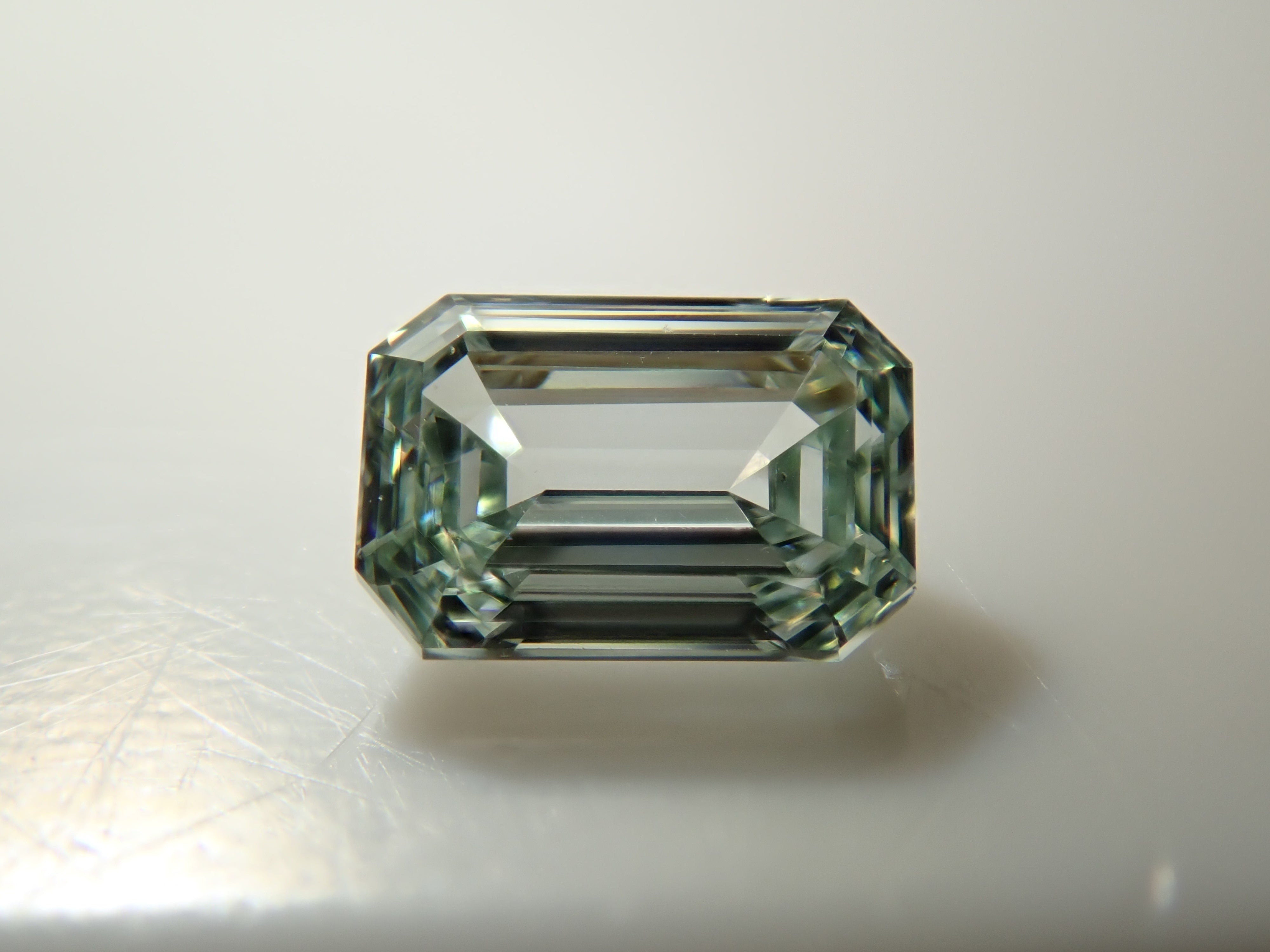 ブルーダイヤモンド(トリートメント) 0.110ctルース(Fancy Light Blue Green, VVS2)