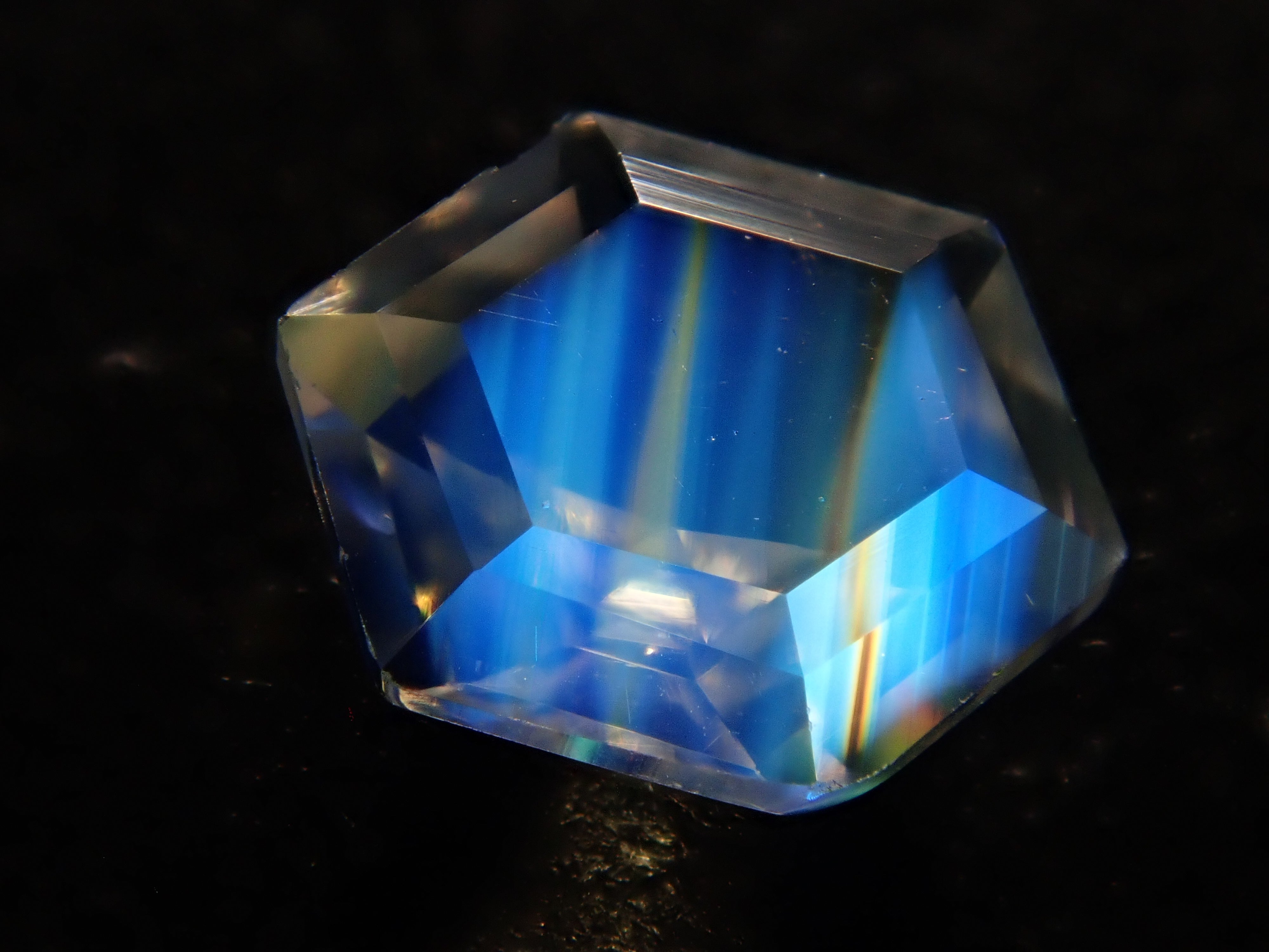 インド産アンデシン・ラブラドライト(通称名 レインボームーンストーン) 0.397ctルース