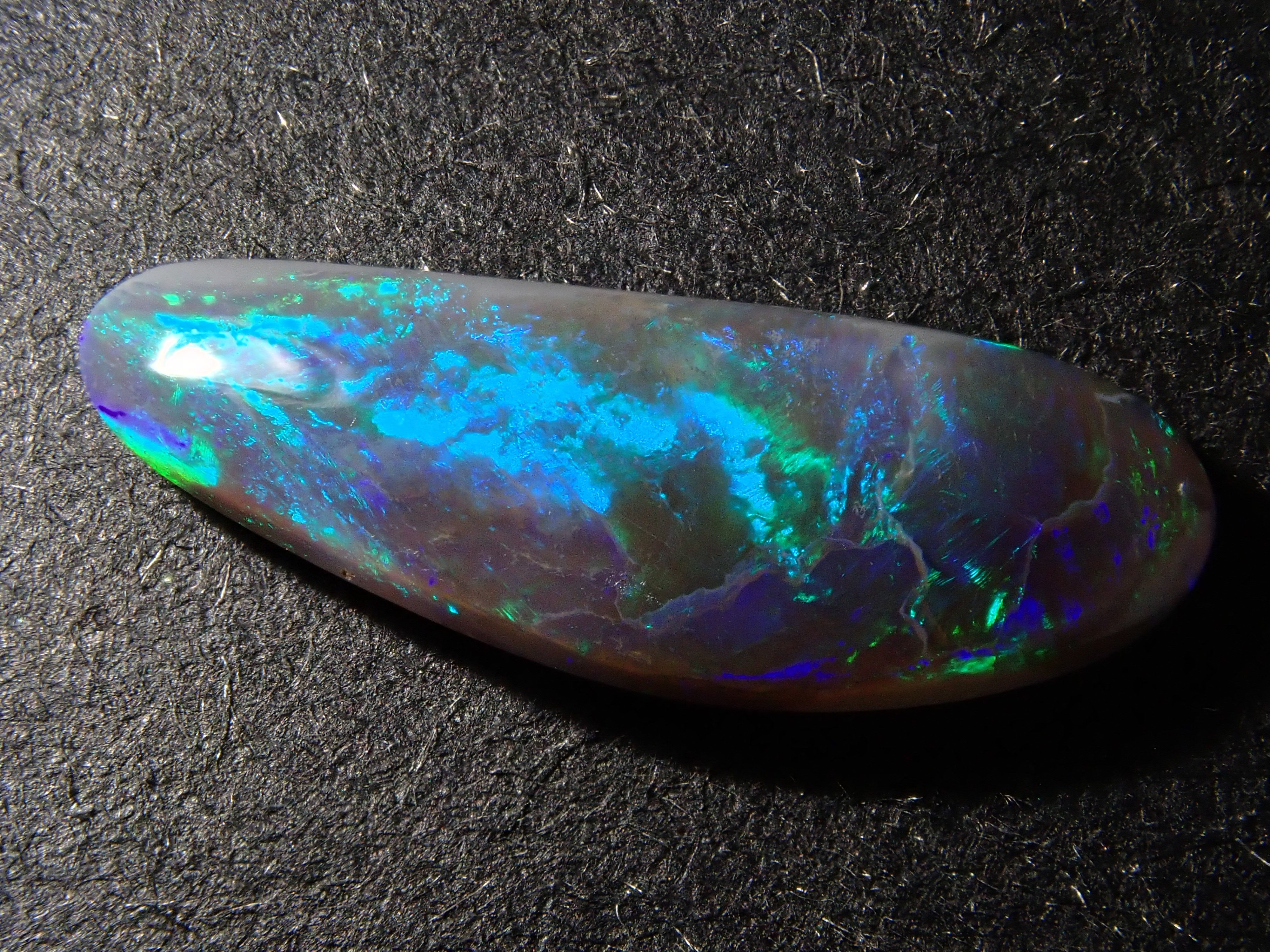 【12562529掲載】オーストラリア産ブラックオパール 0.940ctルース