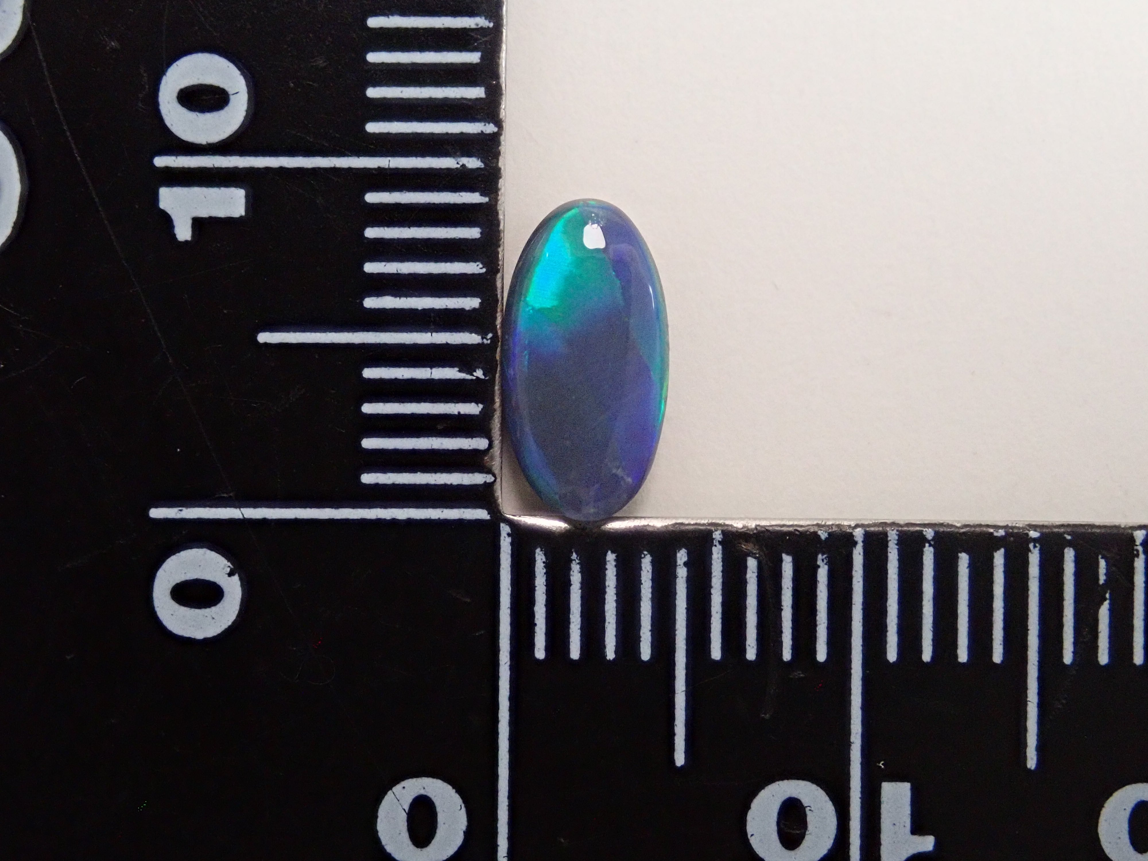 オーストラリア産ブラックオパール 0.754ctルース