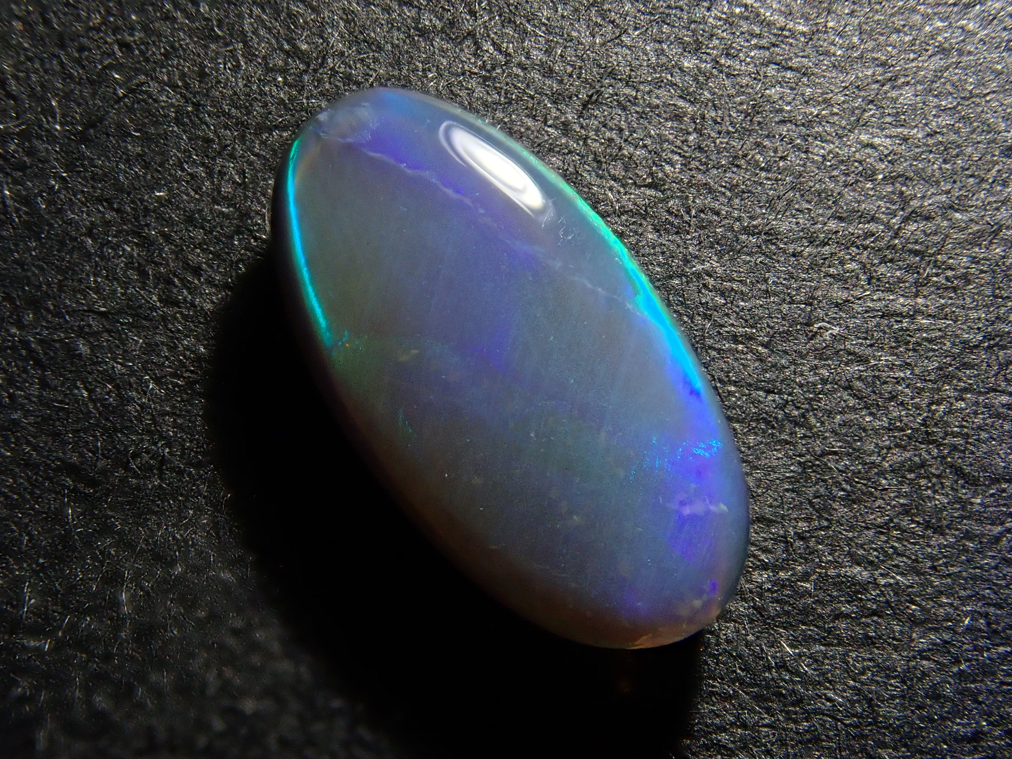 オーストラリア産ブラックオパール 0.754ctルース