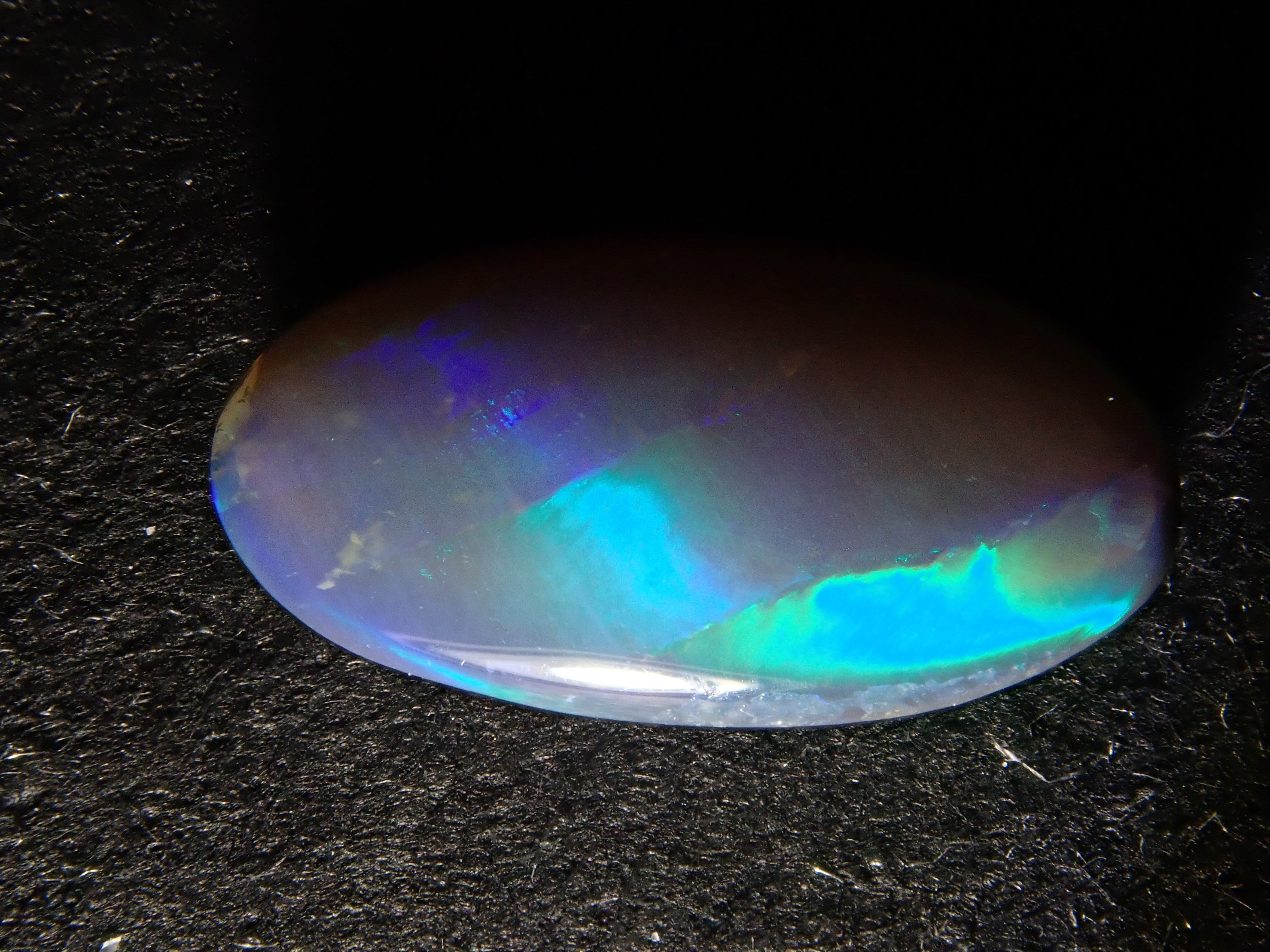 オーストラリア産ブラックオパール 0.754ctルース