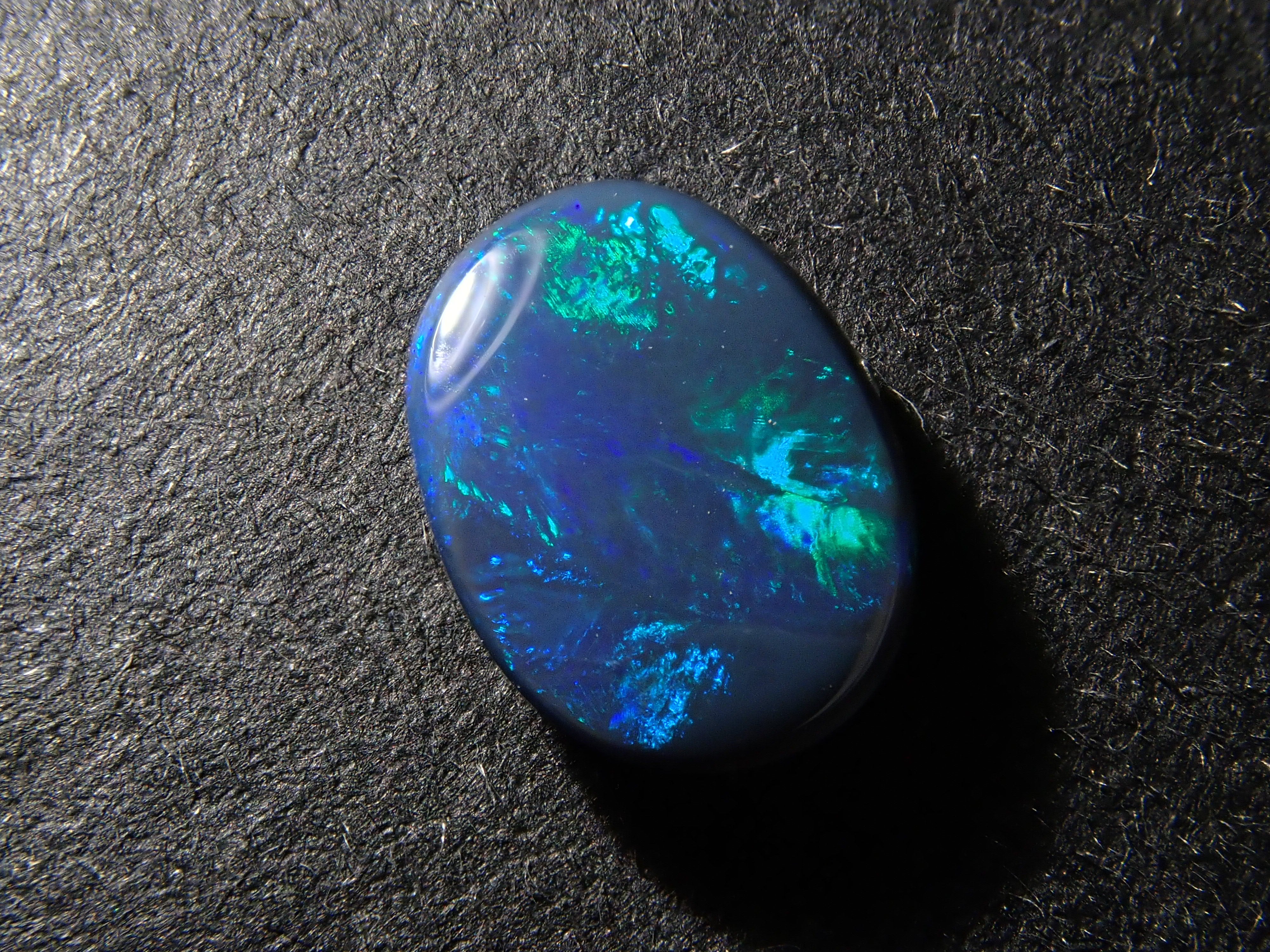 【12562532掲載】オーストラリア産ブラックオパール 0.605ctルース