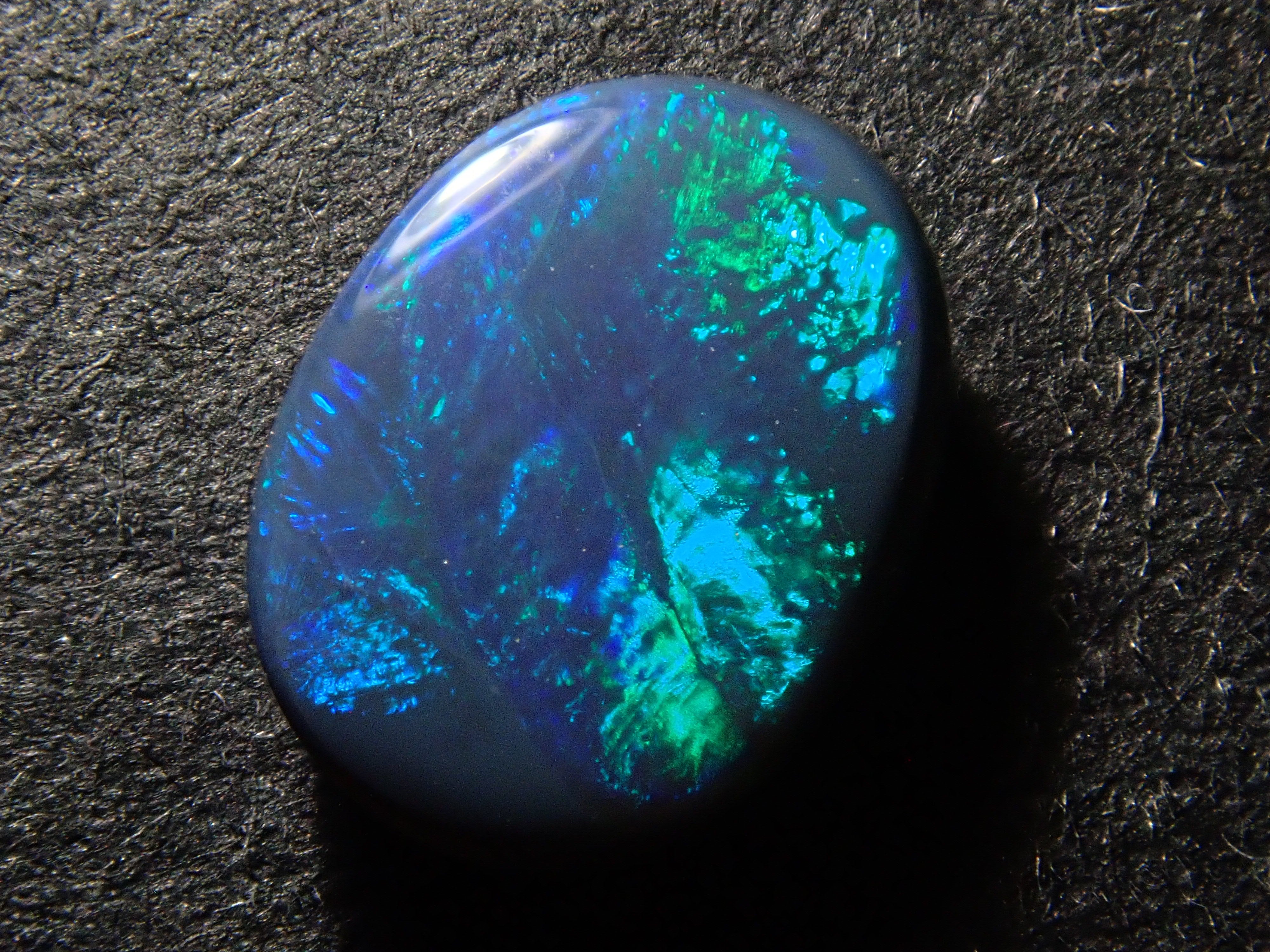 【12562532掲載】オーストラリア産ブラックオパール 0.605ctルース