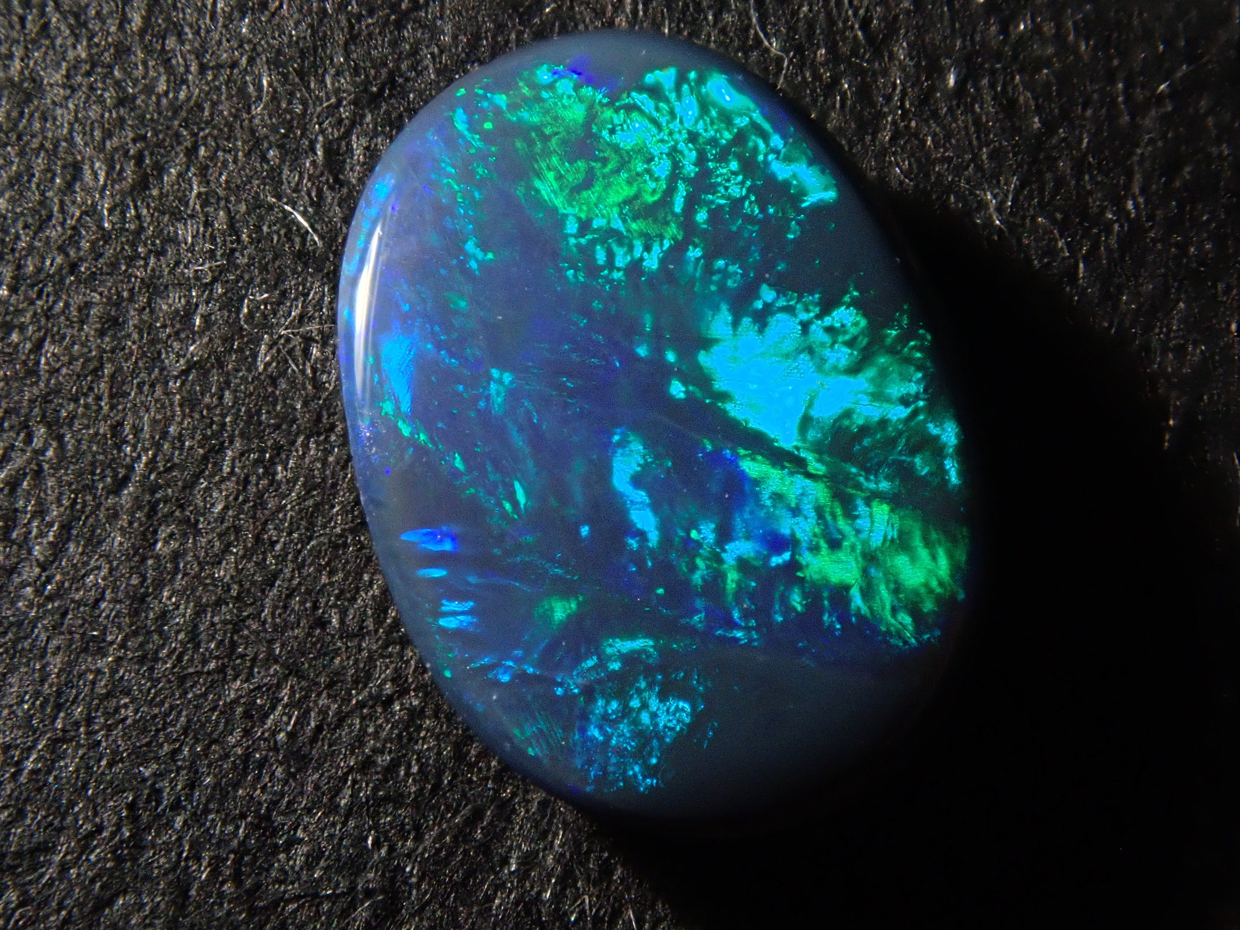 【12562532掲載】オーストラリア産ブラックオパール 0.605ctルース