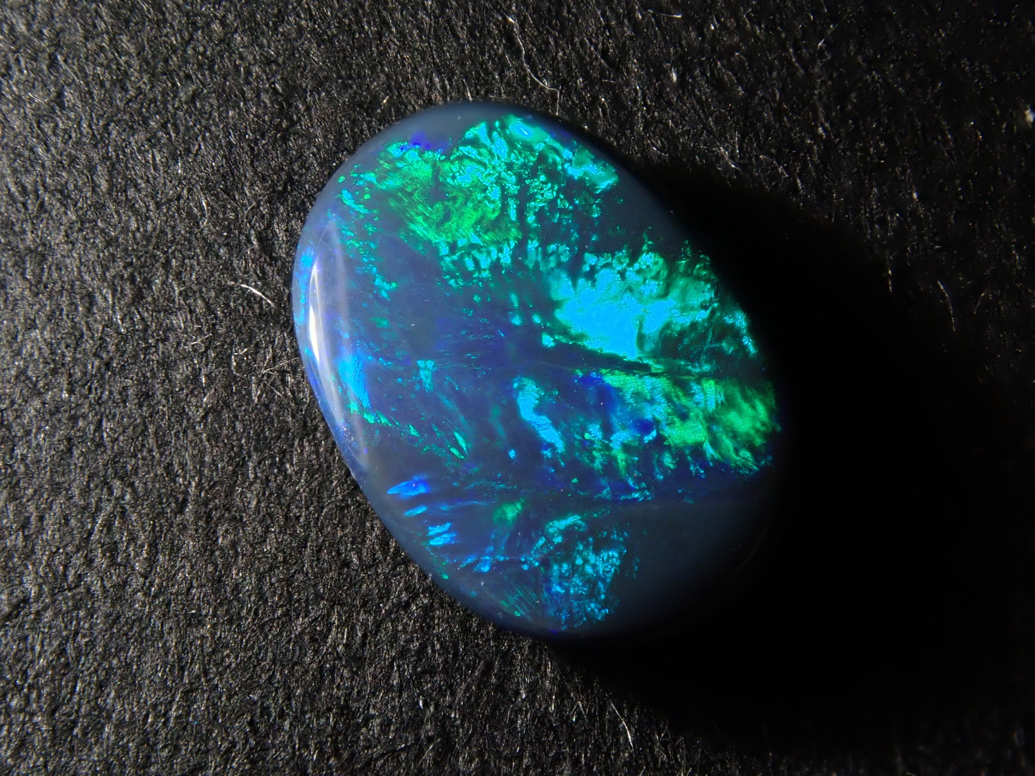 【12562532掲載】オーストラリア産ブラックオパール 0.605ctルース