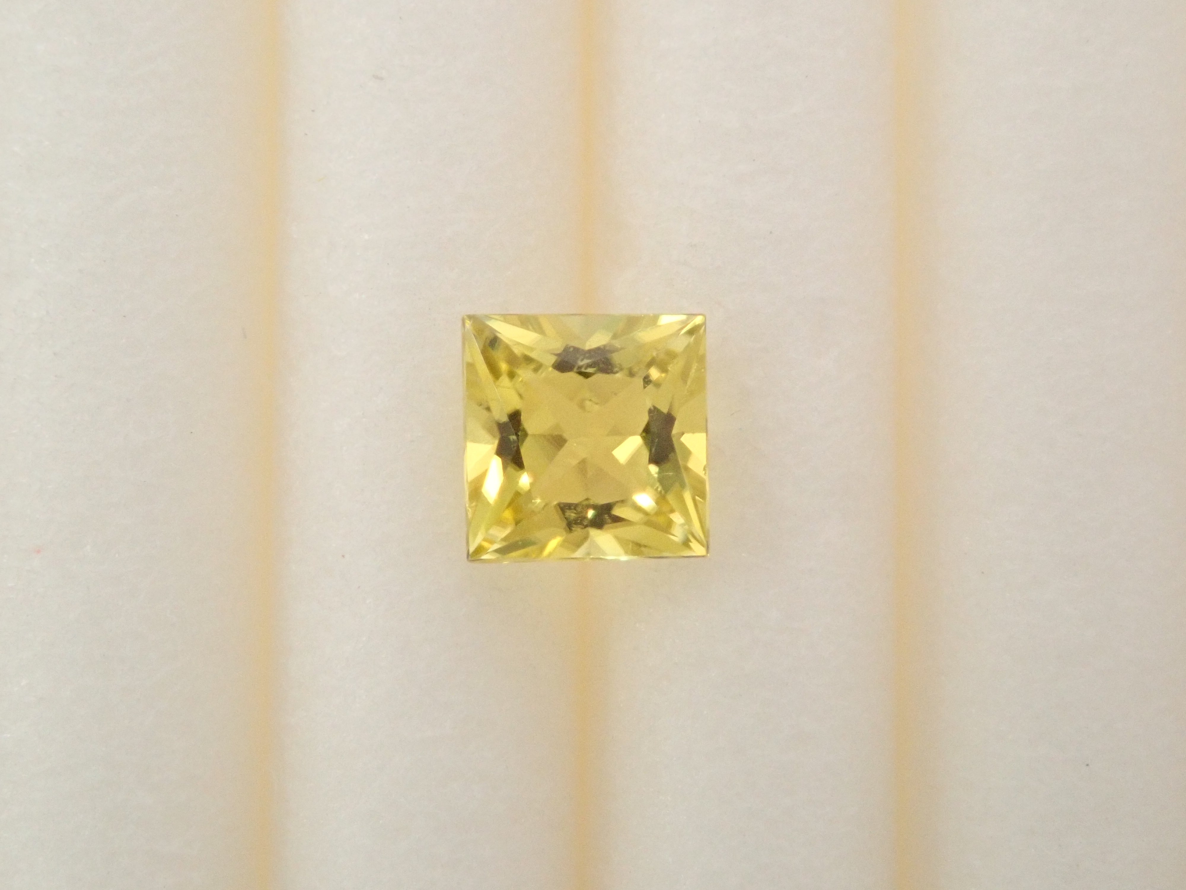 ザンビア産カナリーイエロートルマリン 0.158ctルース