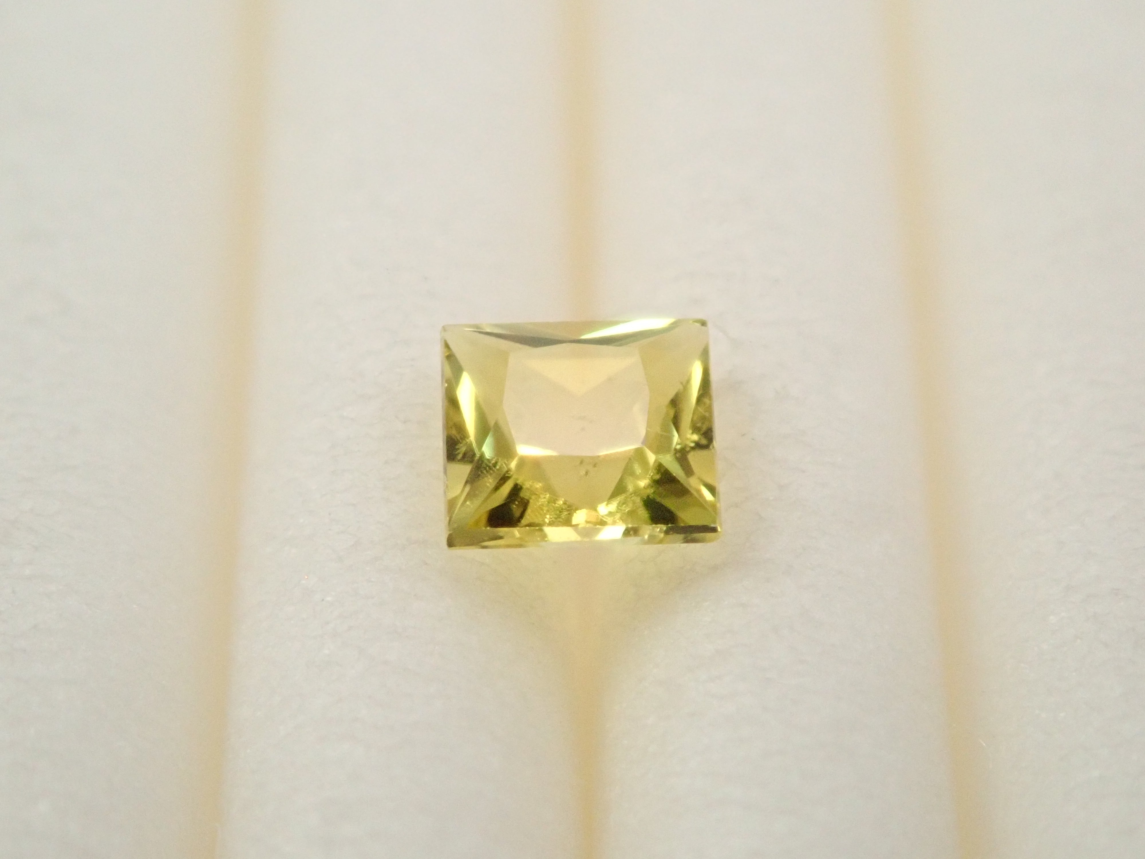 ザンビア産カナリーイエロートルマリン 0.158ctルース