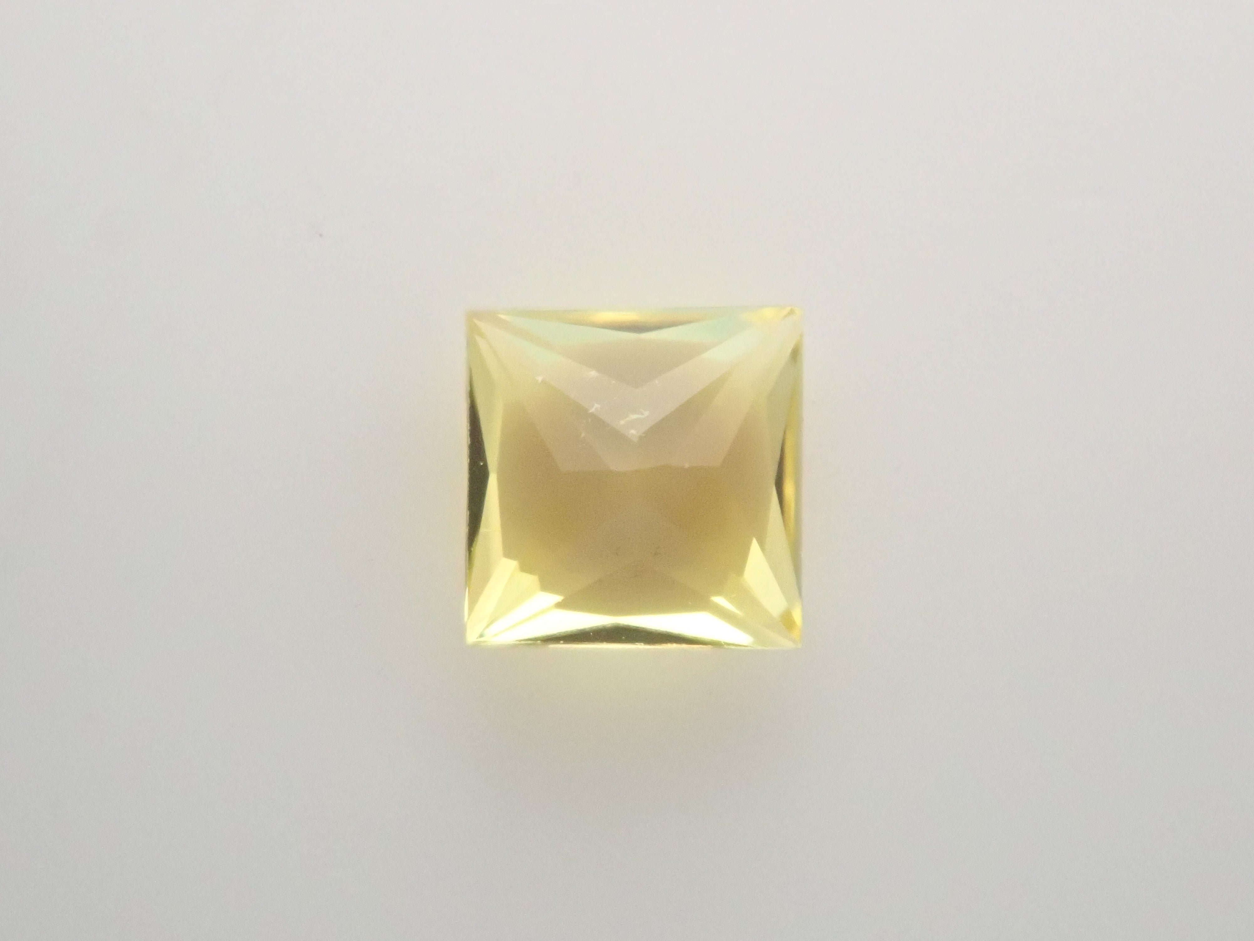 ザンビア産カナリーイエロートルマリン 0.158ctルース