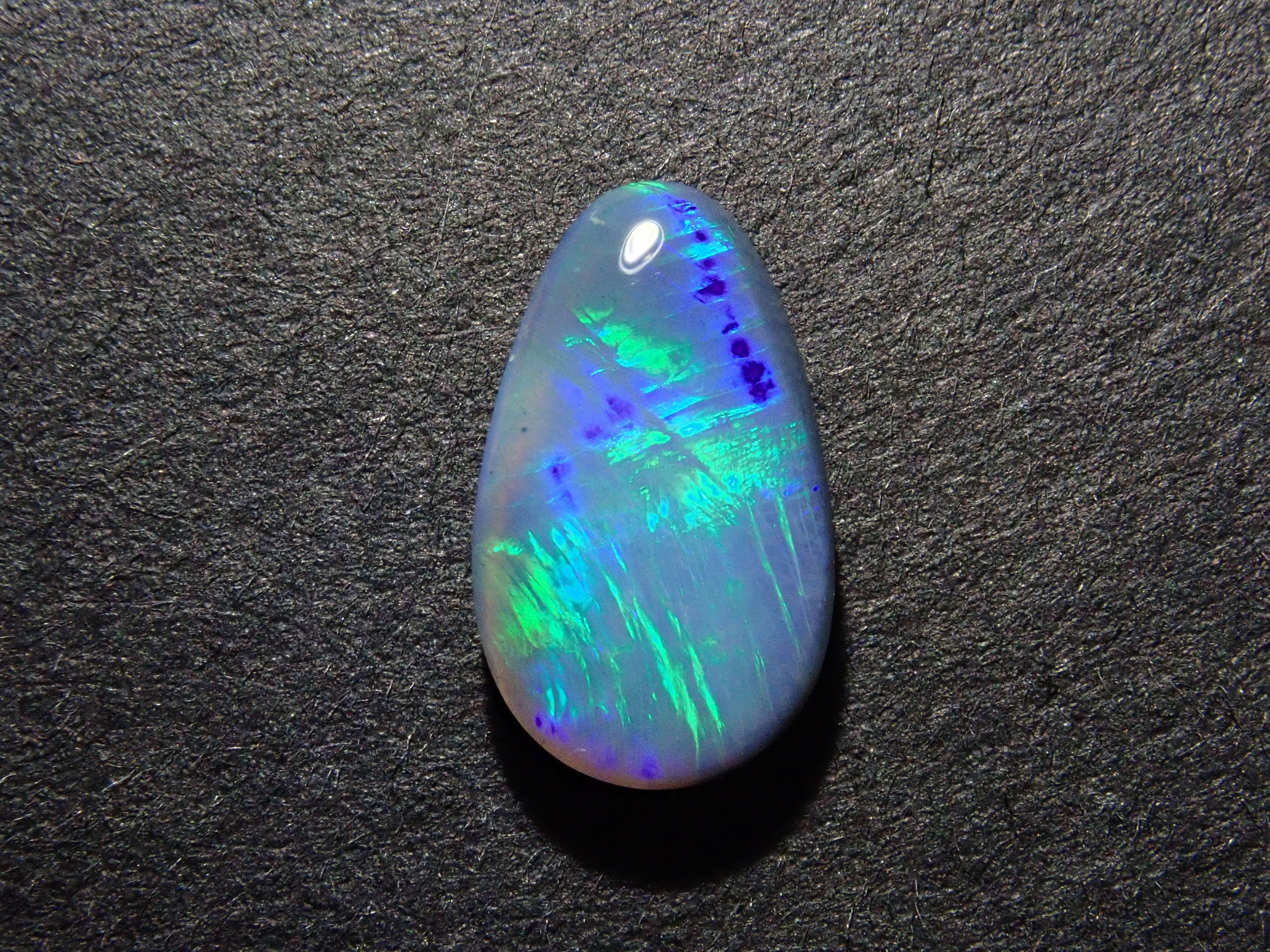 【12562524掲載】オーストラリア産ブラックオパール 0.758ctルース