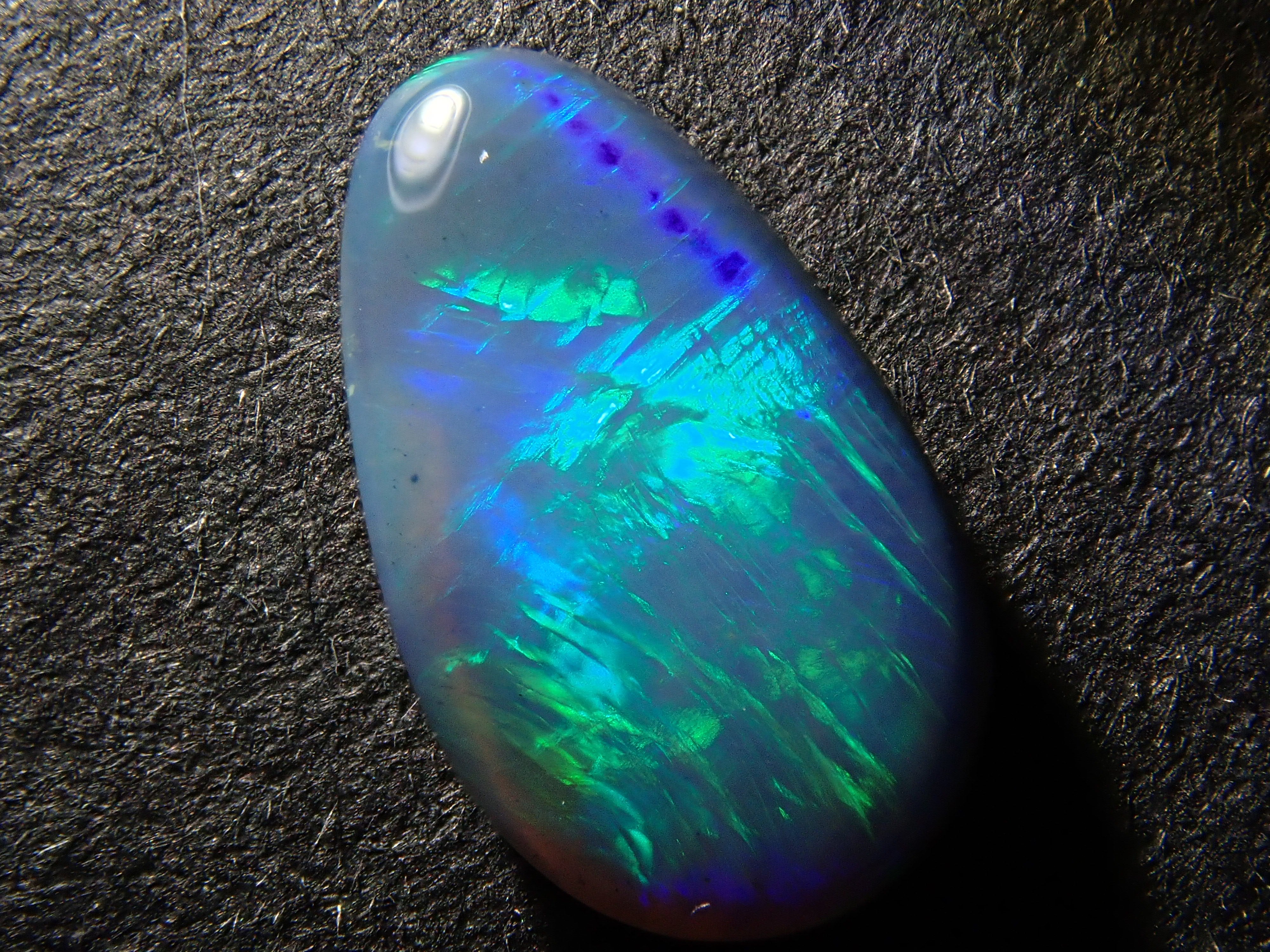 【12562524掲載】オーストラリア産ブラックオパール 0.758ctルース
