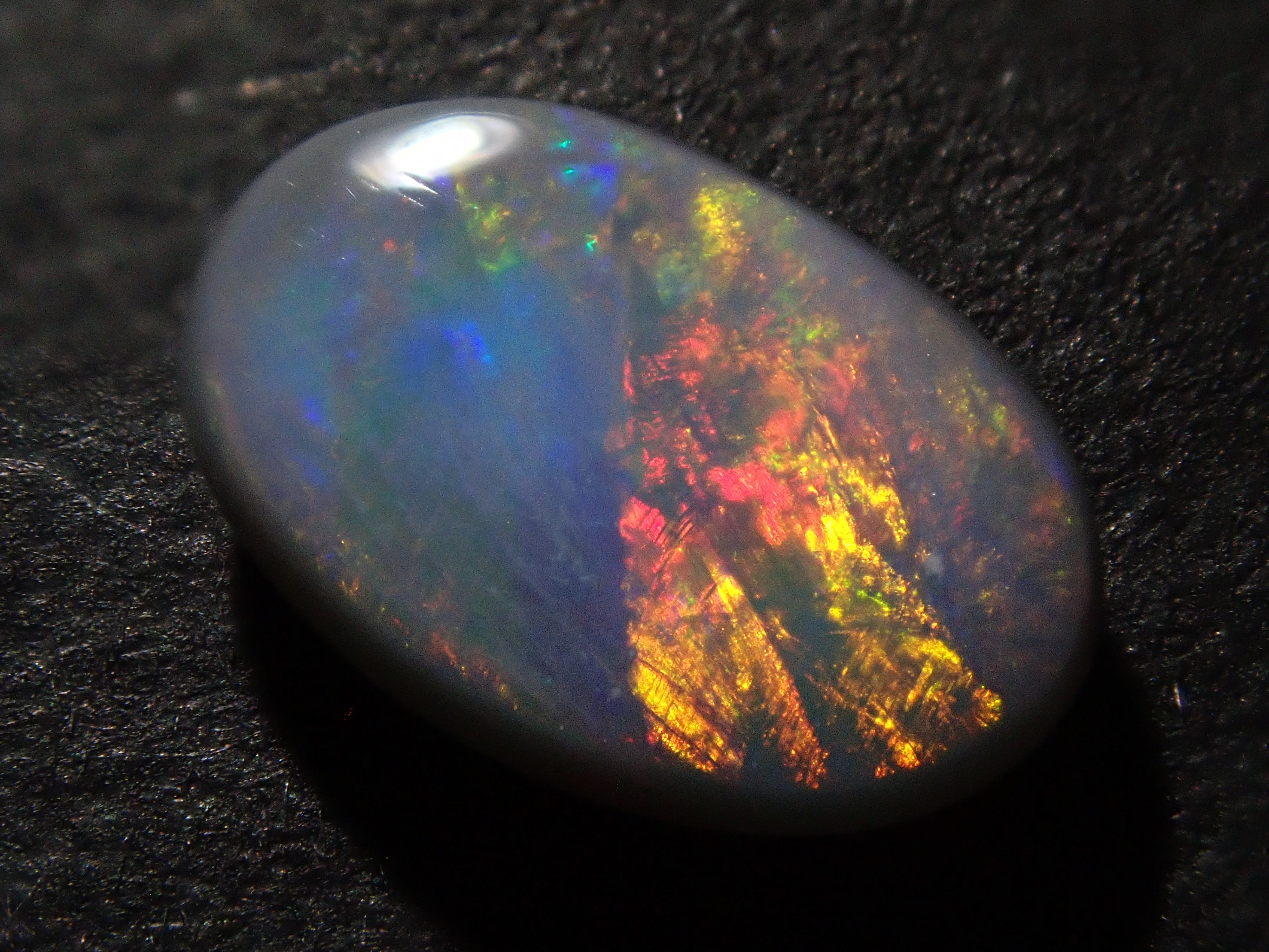 【12562525掲載】オーストラリア産ブラックオパール 0.956ctルース