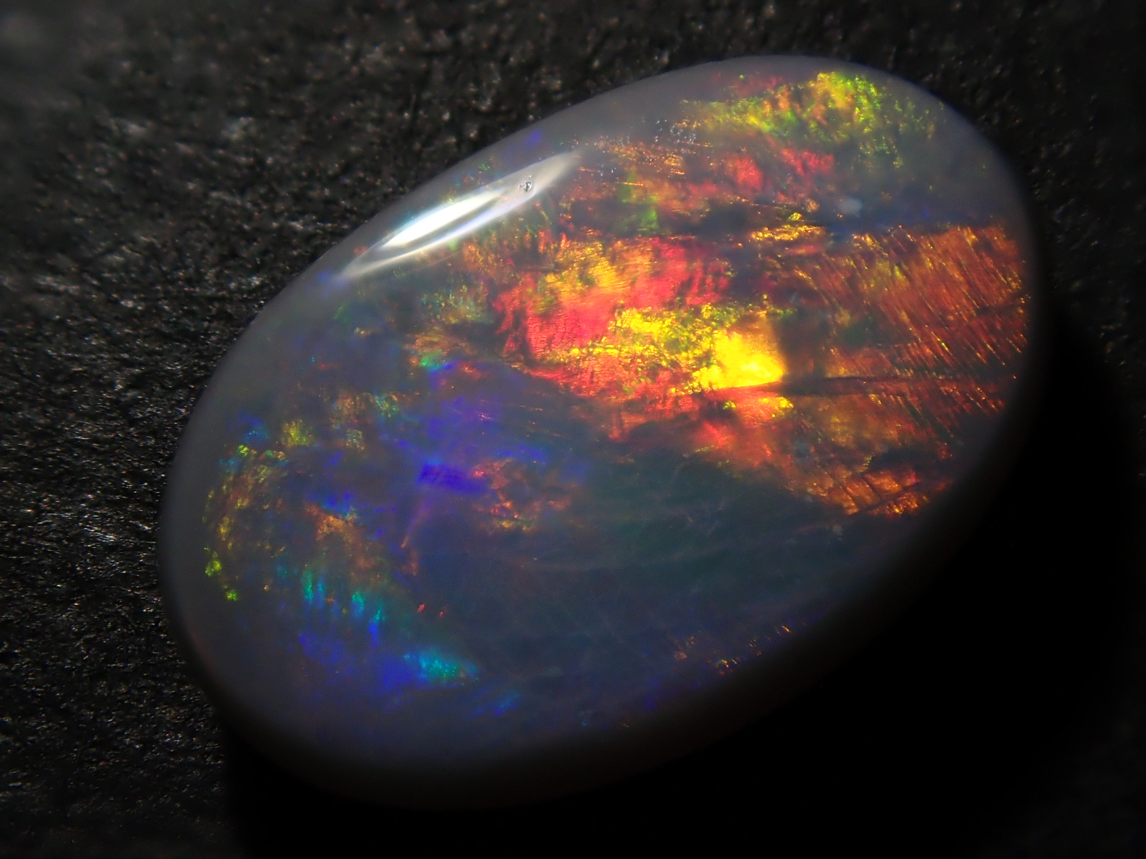 【12562525掲載】オーストラリア産ブラックオパール 0.956ctルース