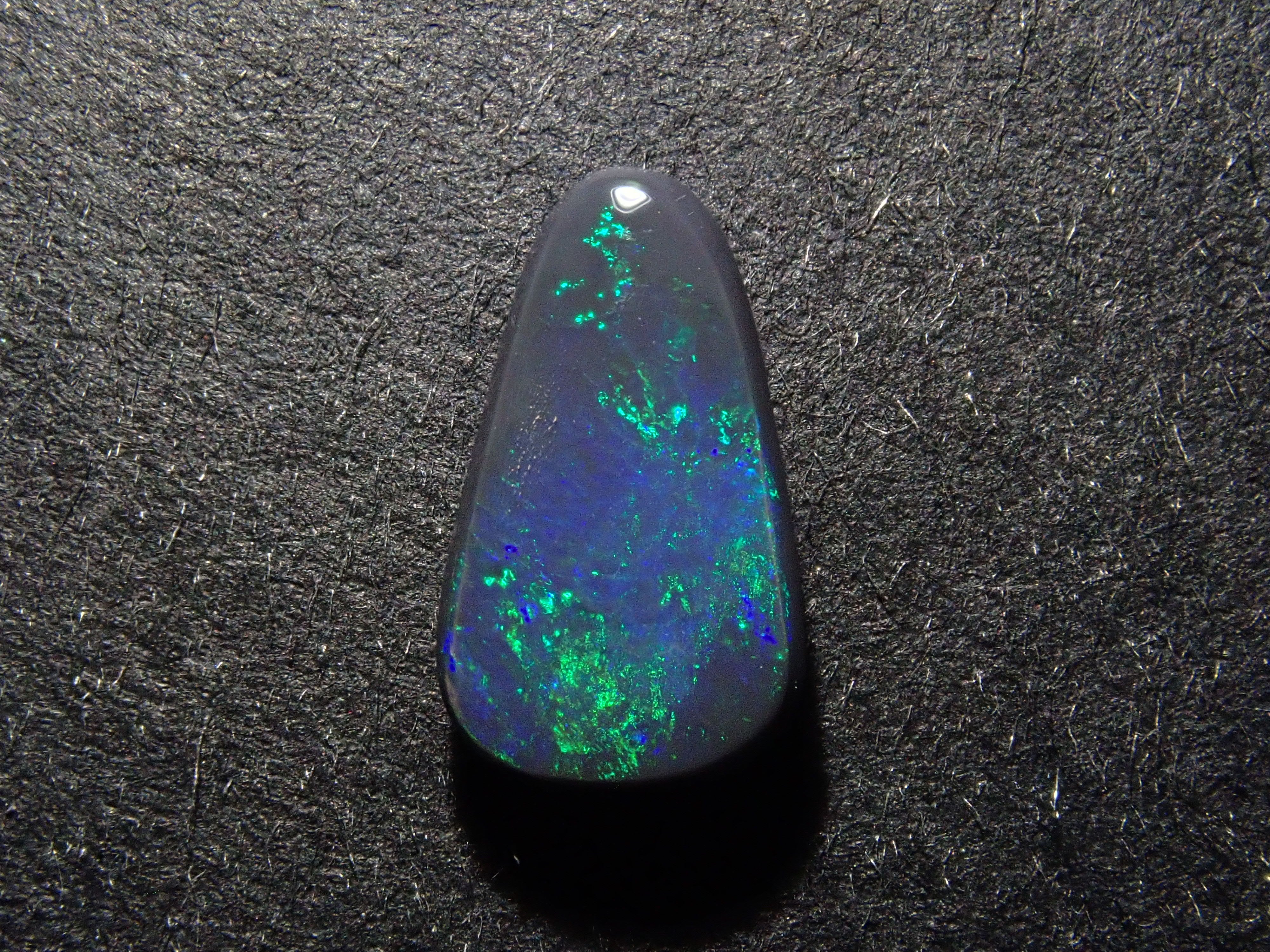 オーストラリア産ブラックオパール 0.754ctルース