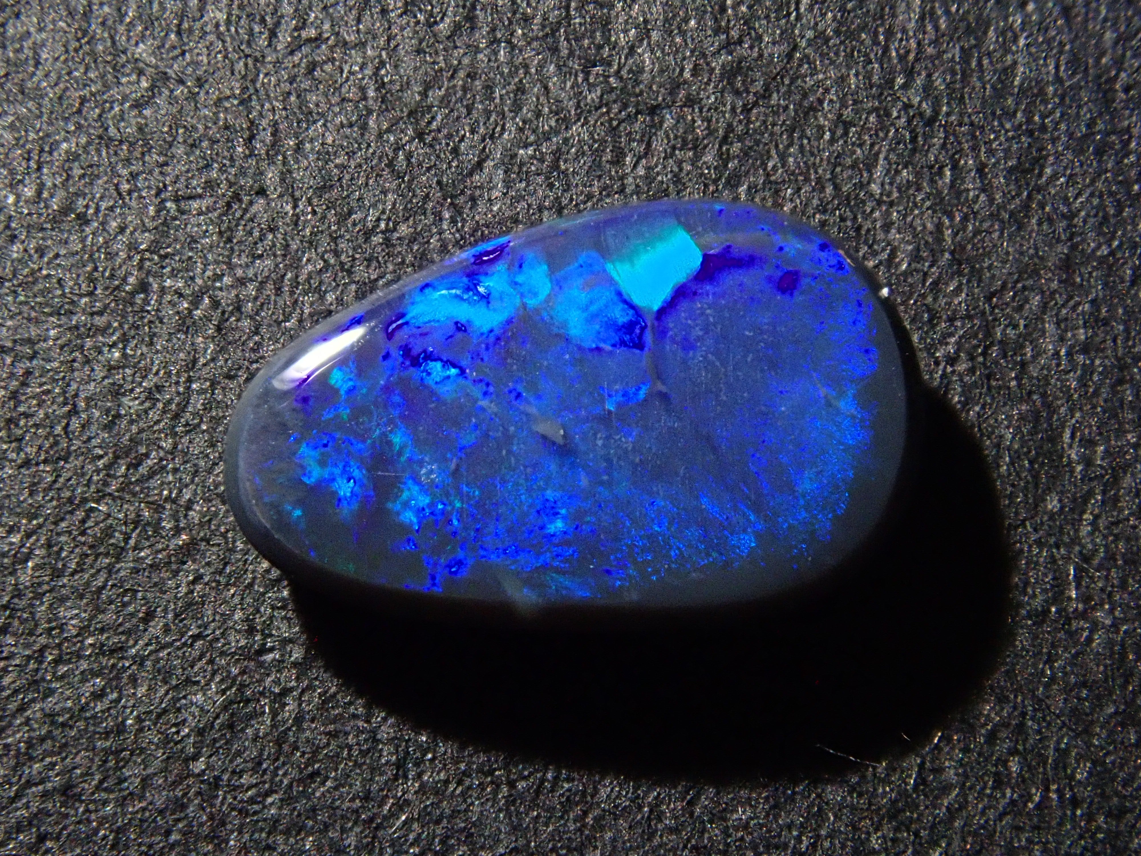 【12562538掲載】オーストラリア産ブラックオパール 0.548ctルース