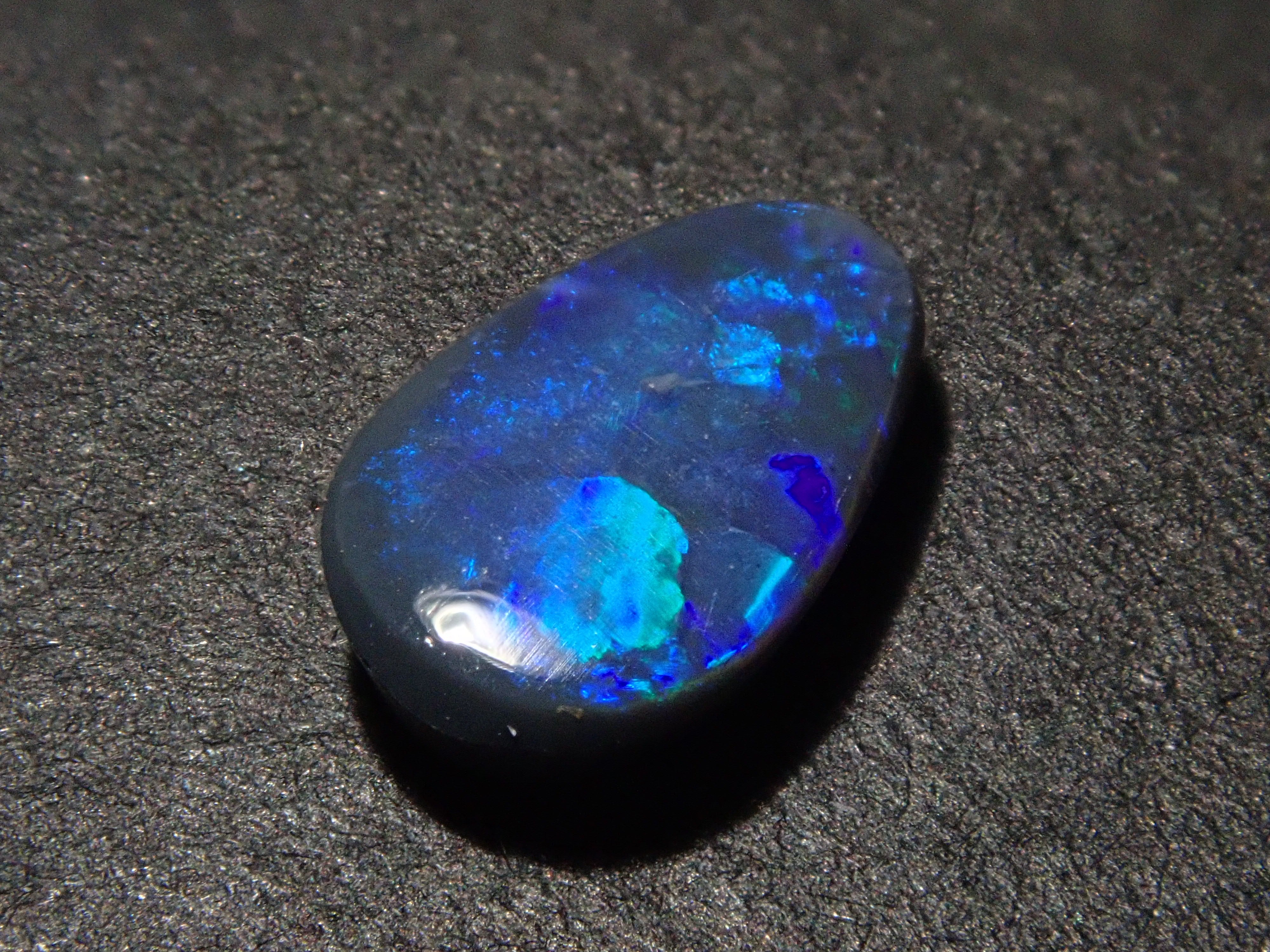 【12562538掲載】オーストラリア産ブラックオパール 0.548ctルース