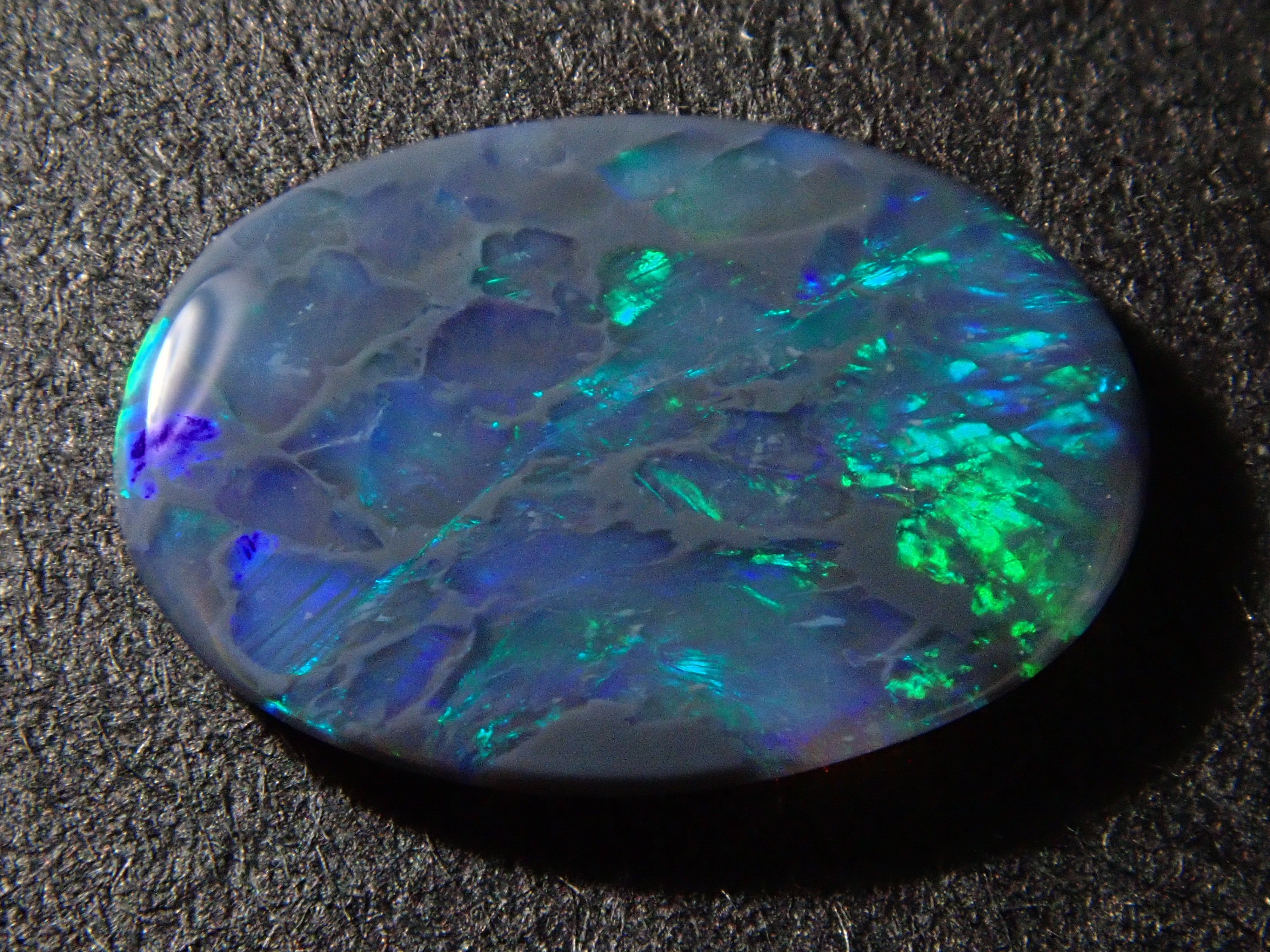 【12562539掲載】オーストラリア産ブラックオパール 0.415ctルース