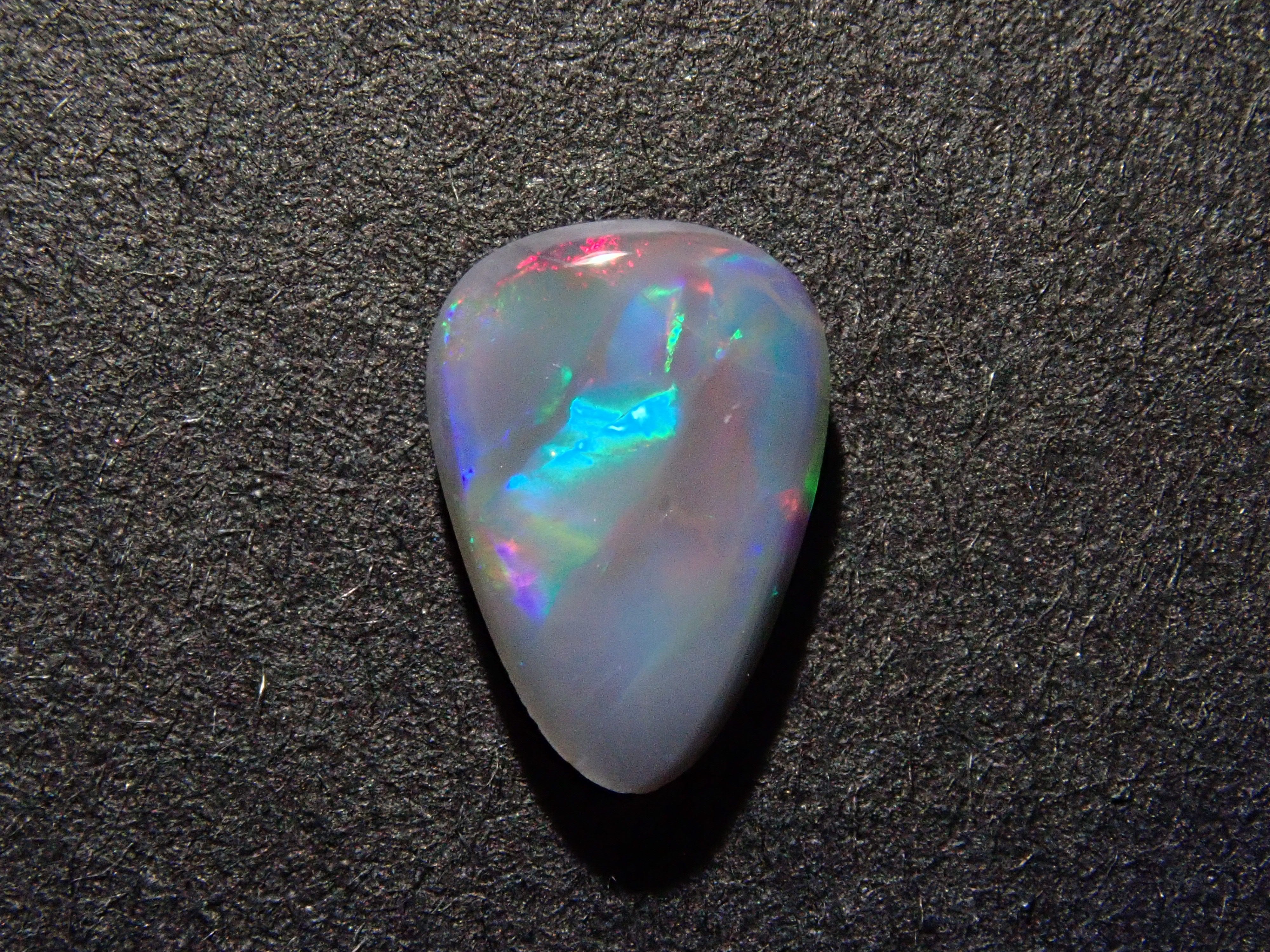 【12562540掲載】オーストラリア産ブラックオパール 0.336ctルース