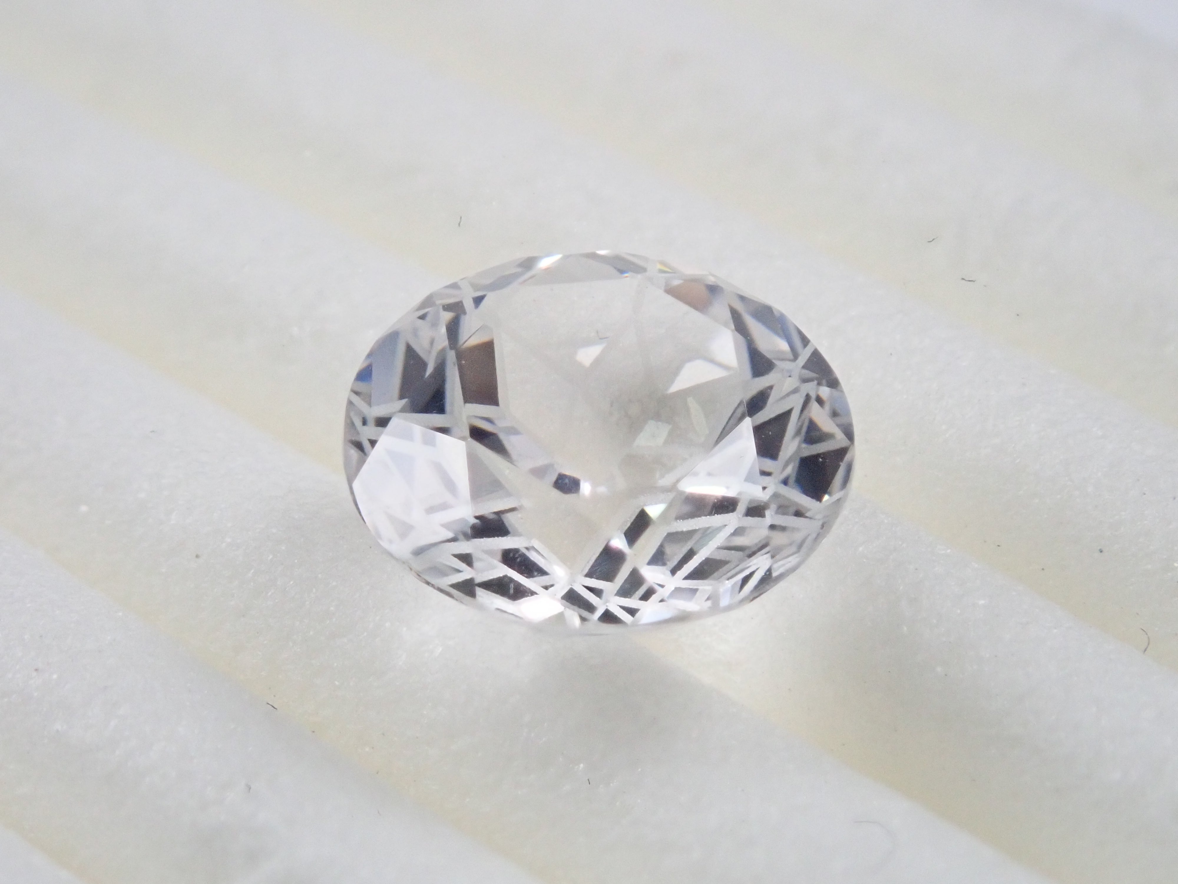 【ダンデライオンカット】ダンビュライト 8mm/1.860ct《コラボ》ルース ワッペン付