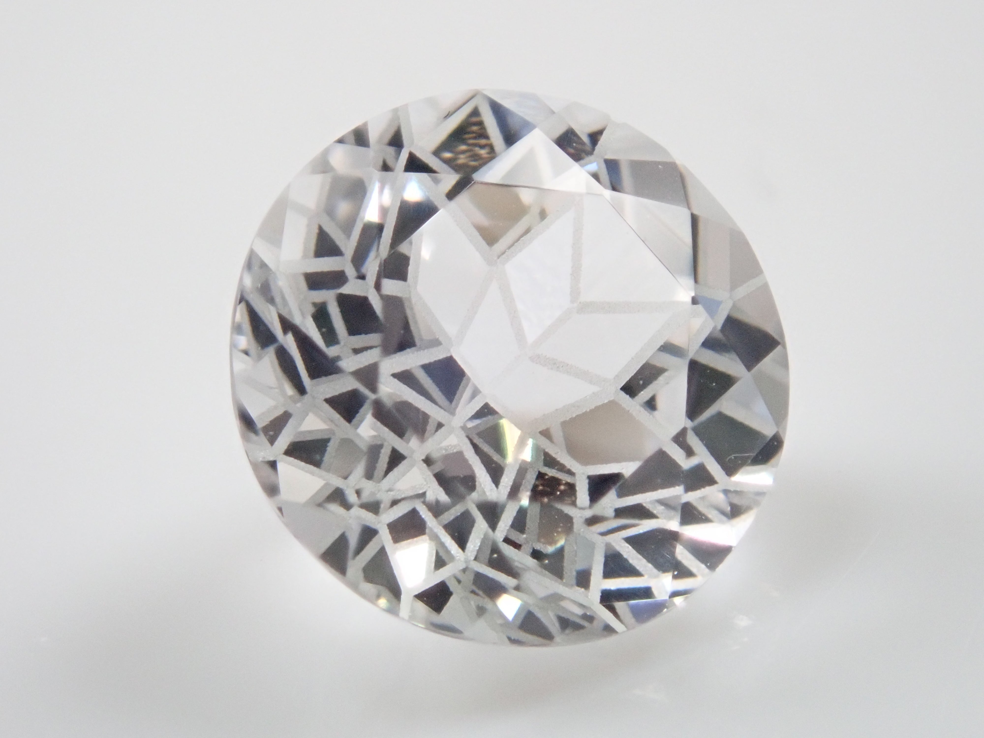 【ダンデライオンカット】ダンビュライト 8mm/1.860ct《コラボ》ルース ワッペン付