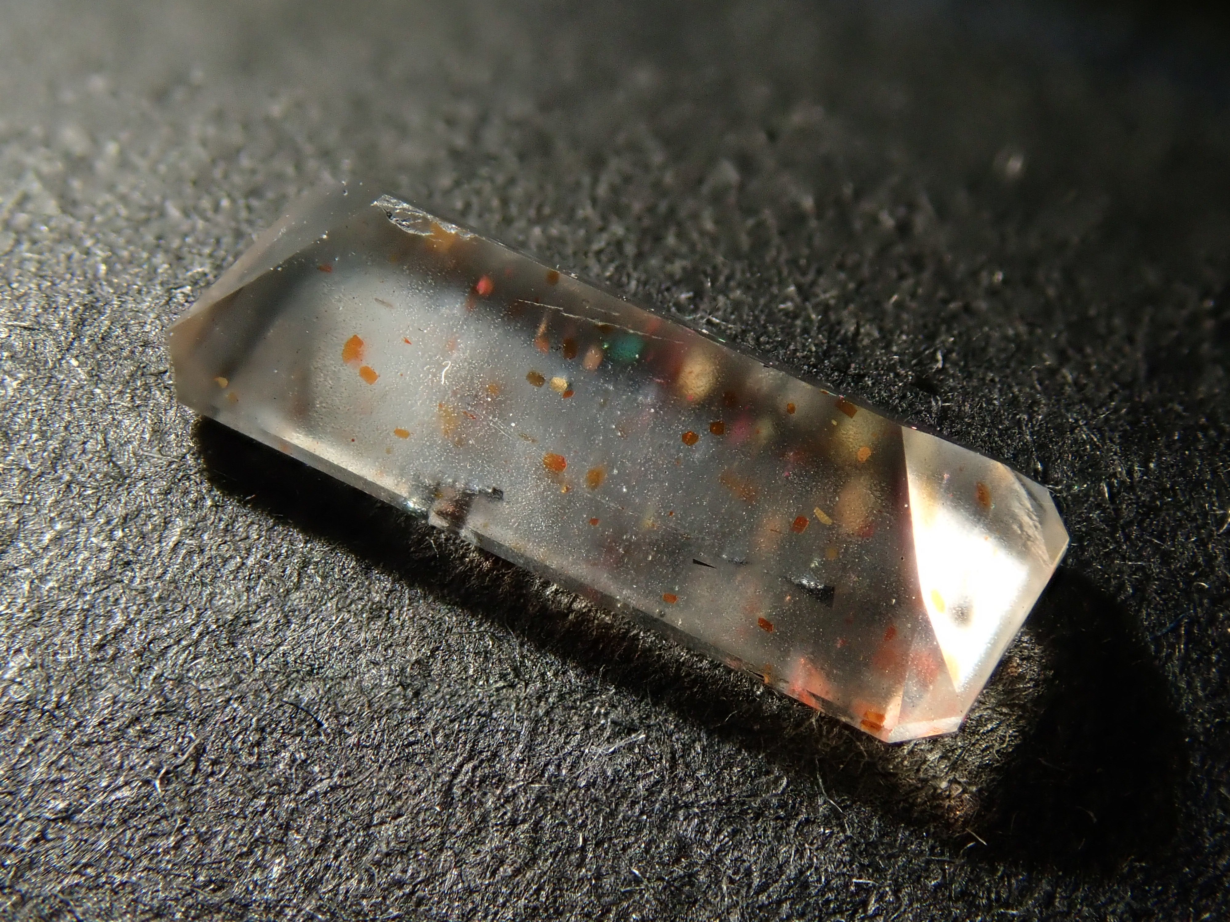 【12562050掲載】オーストラリア産レインボーラティスサンストーン 0.657ctルース