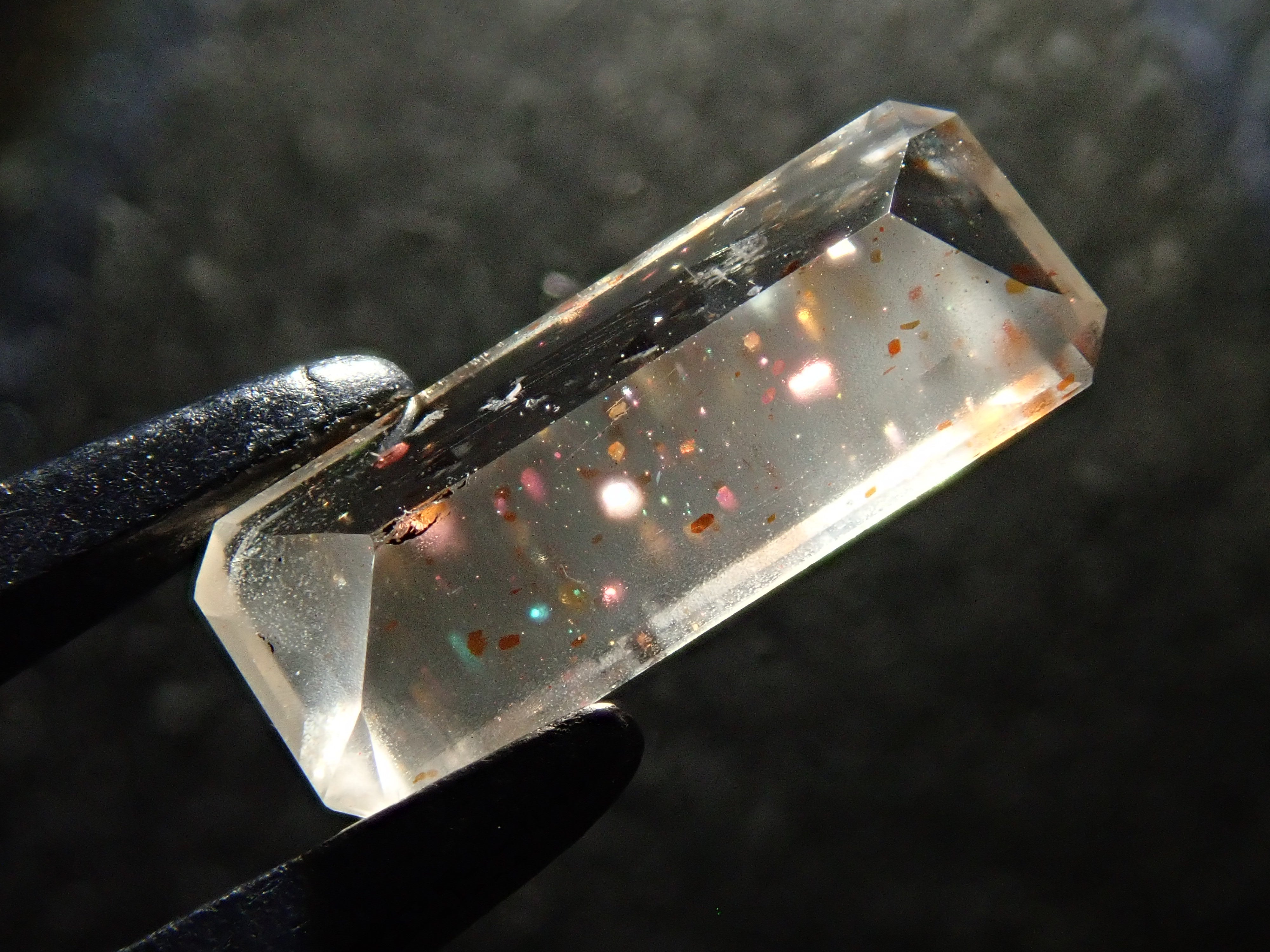 【12562050掲載】オーストラリア産レインボーラティスサンストーン 0.657ctルース