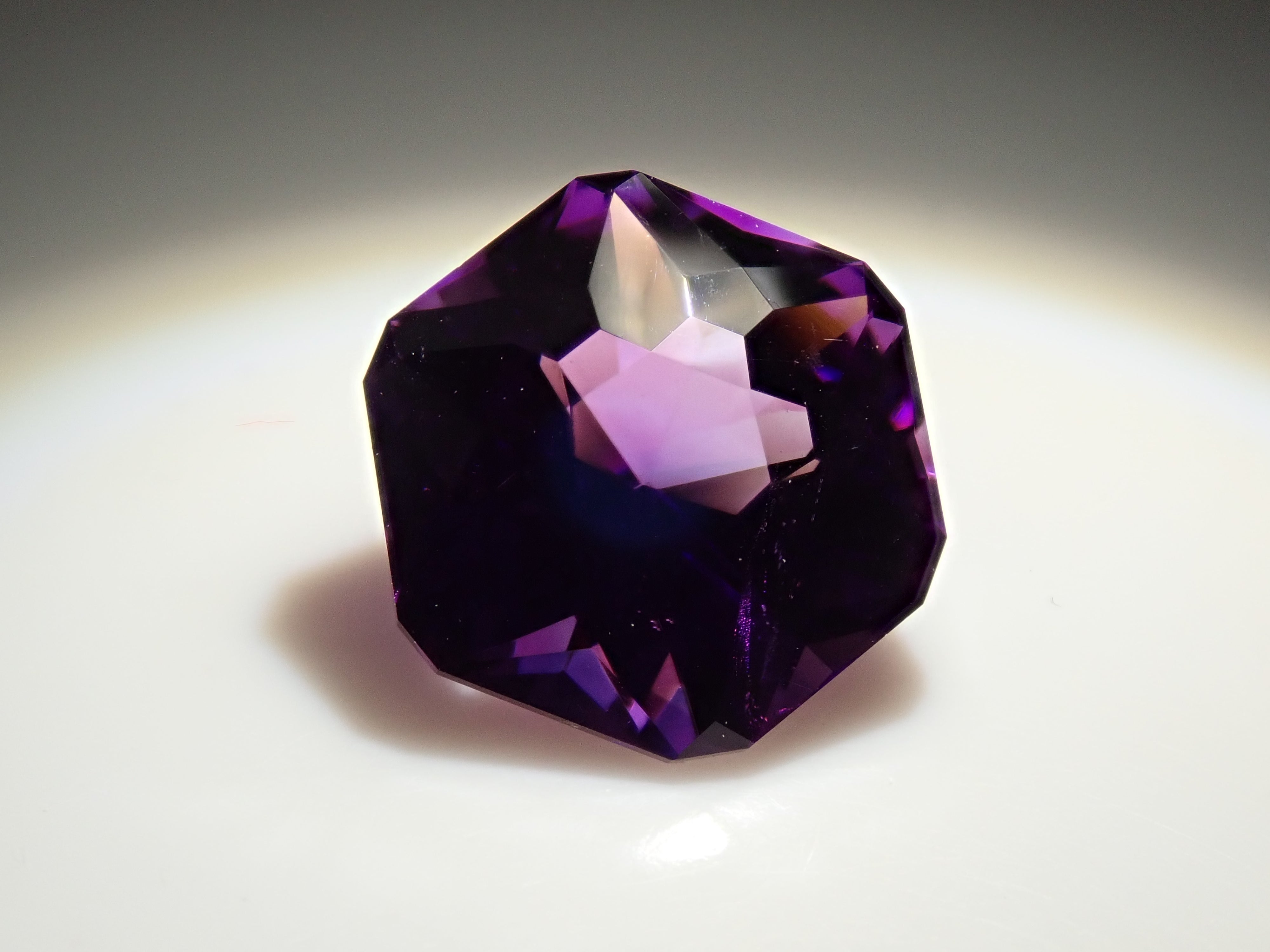 【12562112掲載】カラーシフトアメジスト 1.998ctルース