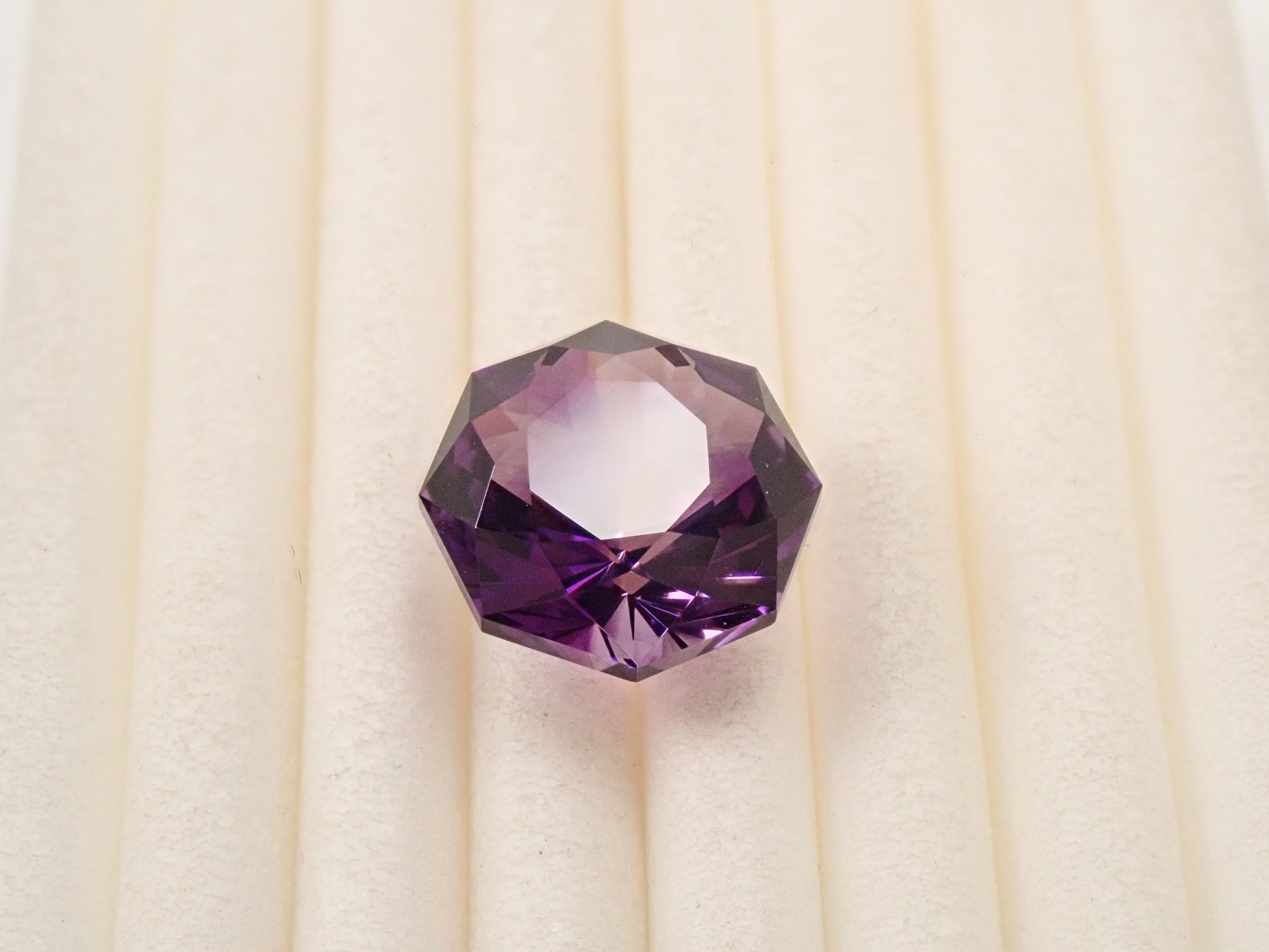 【12562113掲載】カラーシフトアメジスト 3.128ctルース