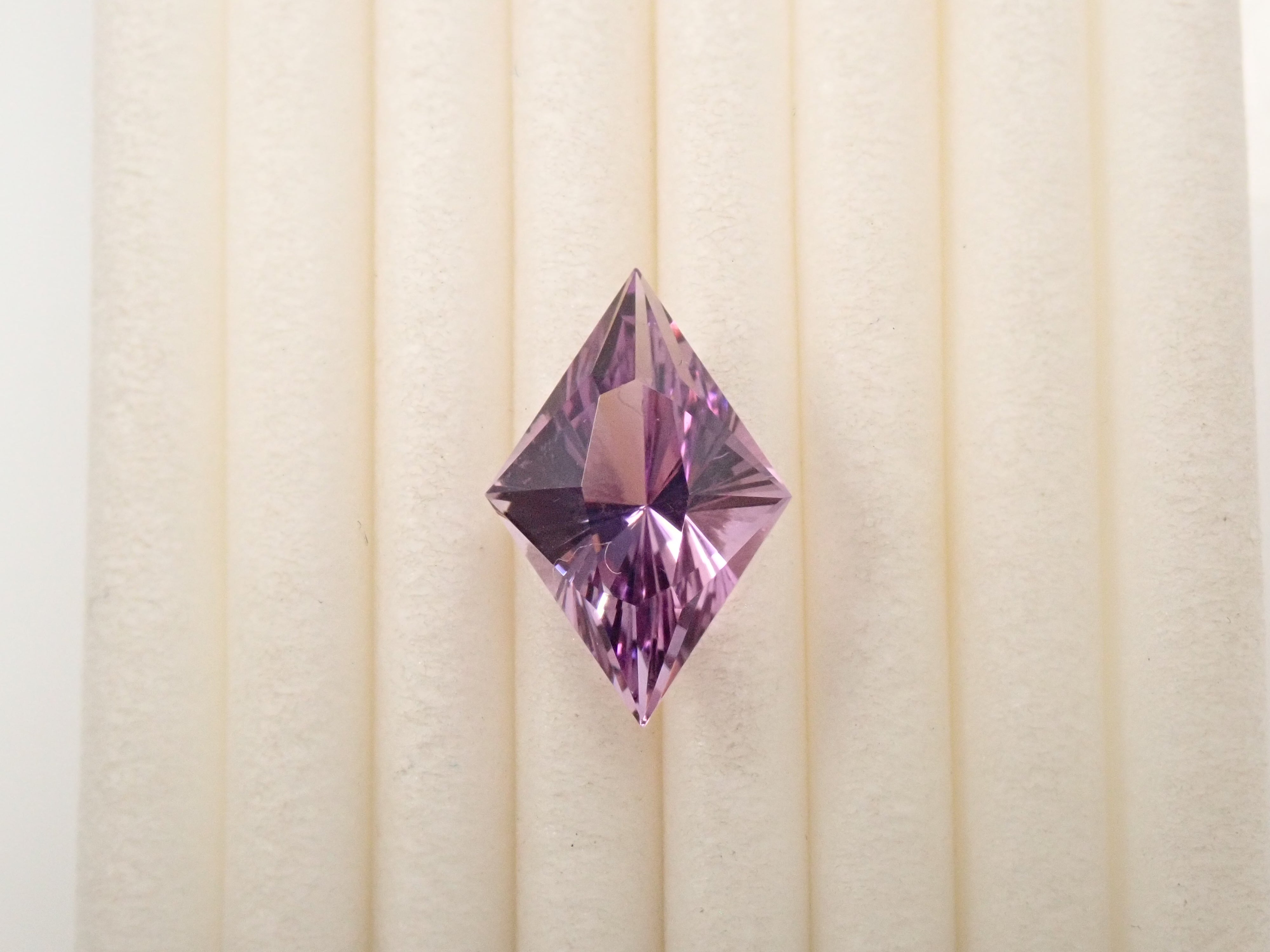 【12562115掲載】ピンクアメジスト 2.545ctルース